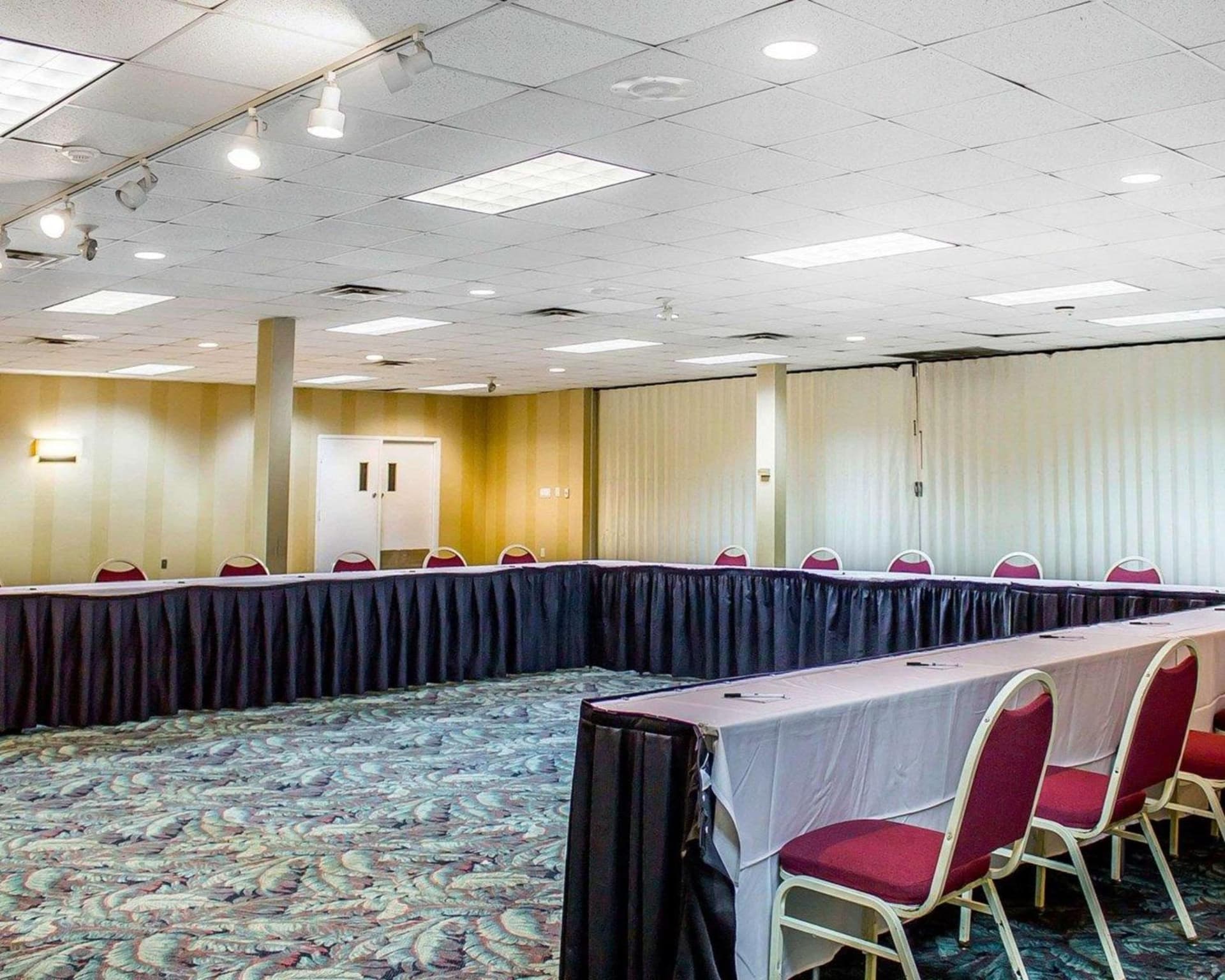 Wilkes-Barre Inn & Suites gallery photo in Wilkes-Barre, PA — image 4