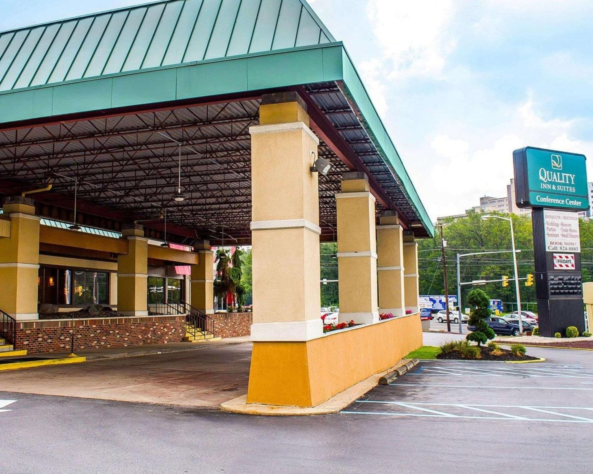 Wilkes-Barre Inn & Suites interior in Wilkes-Barre, PA — gallery photo 2
