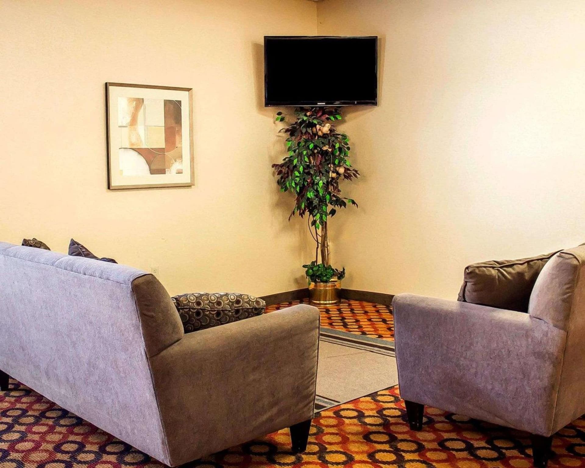 Wilkes-Barre Inn & Suites gallery photo in Wilkes-Barre, PA — image 12
