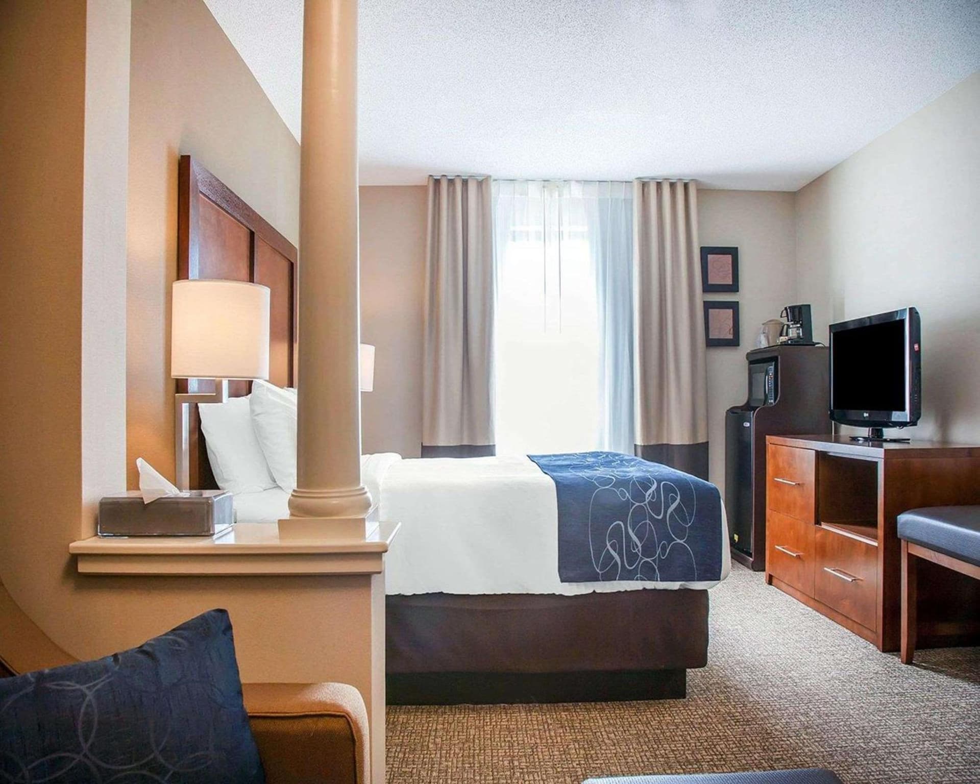 Comfort Suites West Warwick - Providence gallery photo in West Warwick — image 7