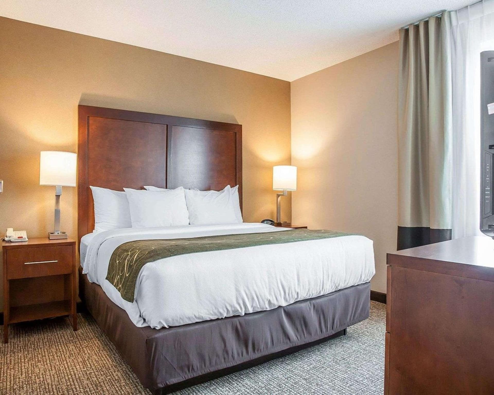 Comfort Suites West Warwick - Providence gallery photo in West Warwick — image 38