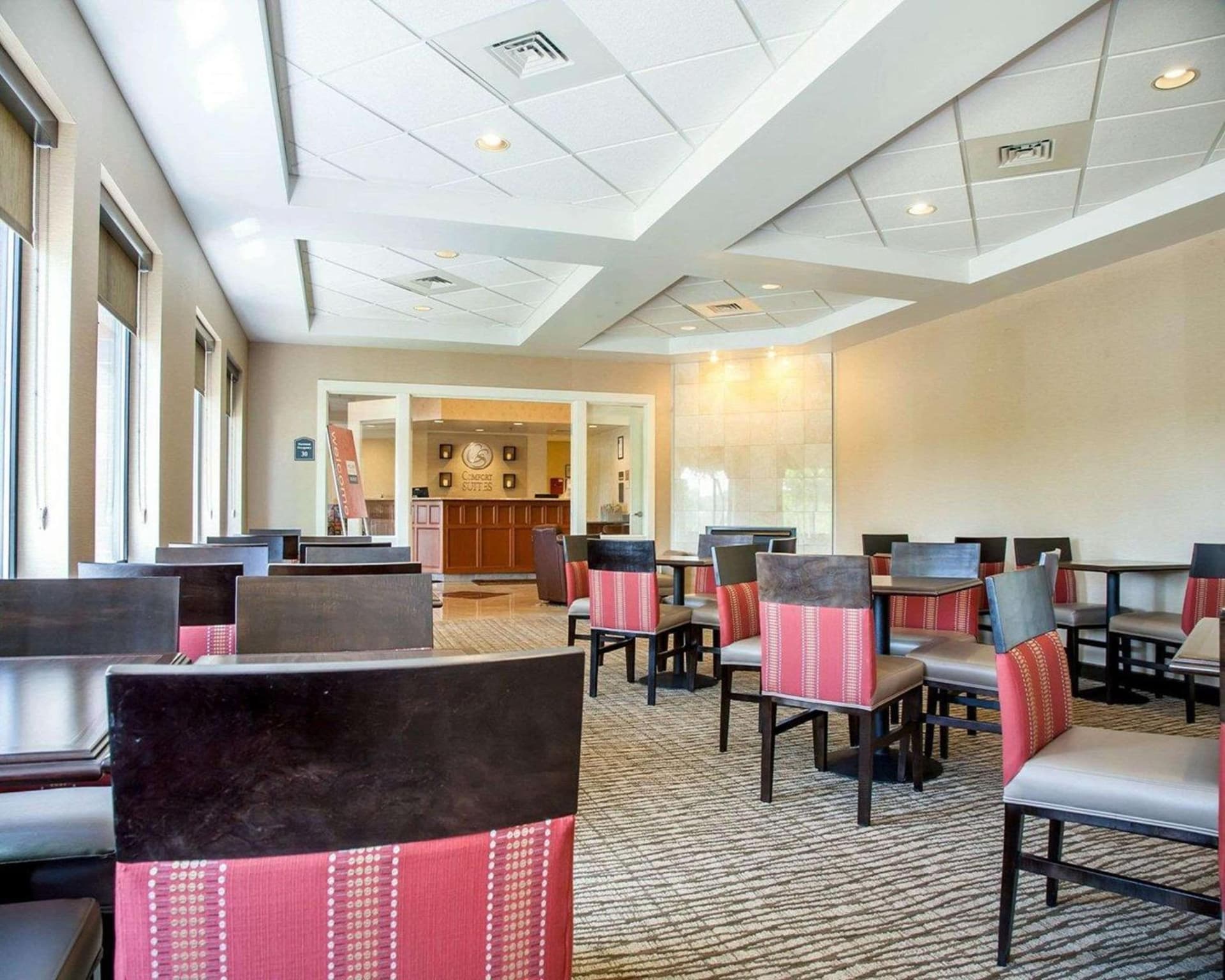 Comfort Suites West Warwick - Providence gallery photo in West Warwick — image 33