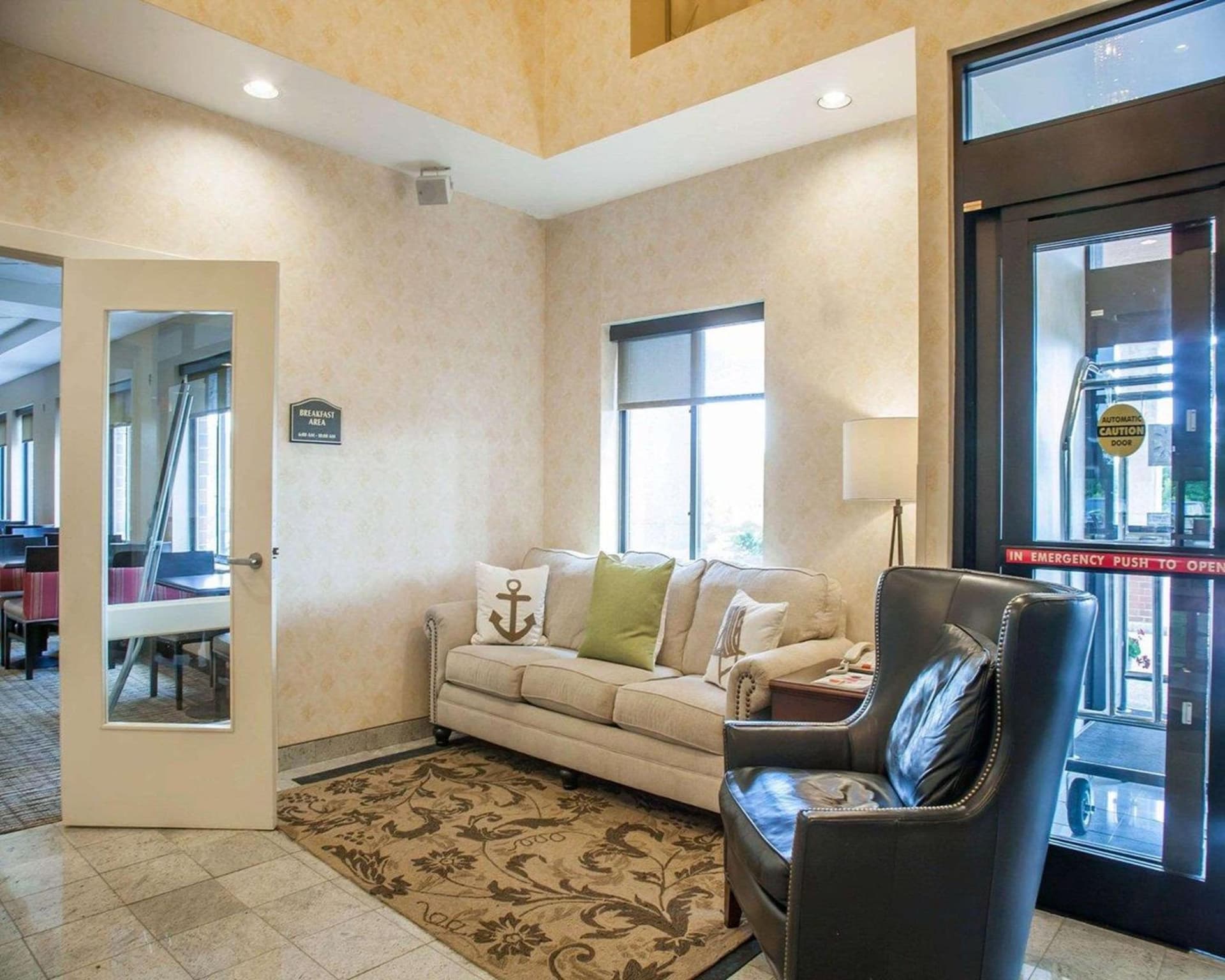 Comfort Suites West Warwick - Providence gallery photo in West Warwick — image 31