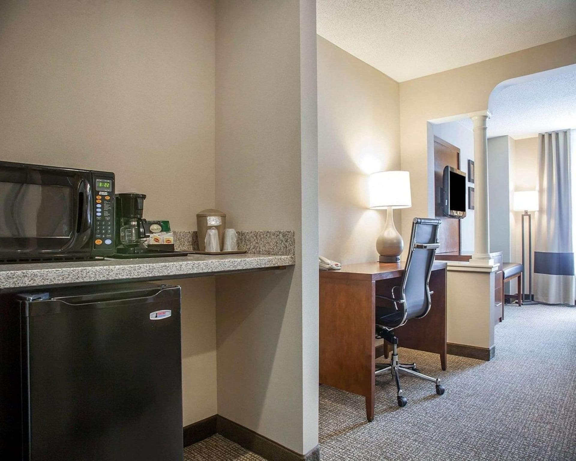 Comfort Suites West Warwick - Providence gallery photo in West Warwick — image 35