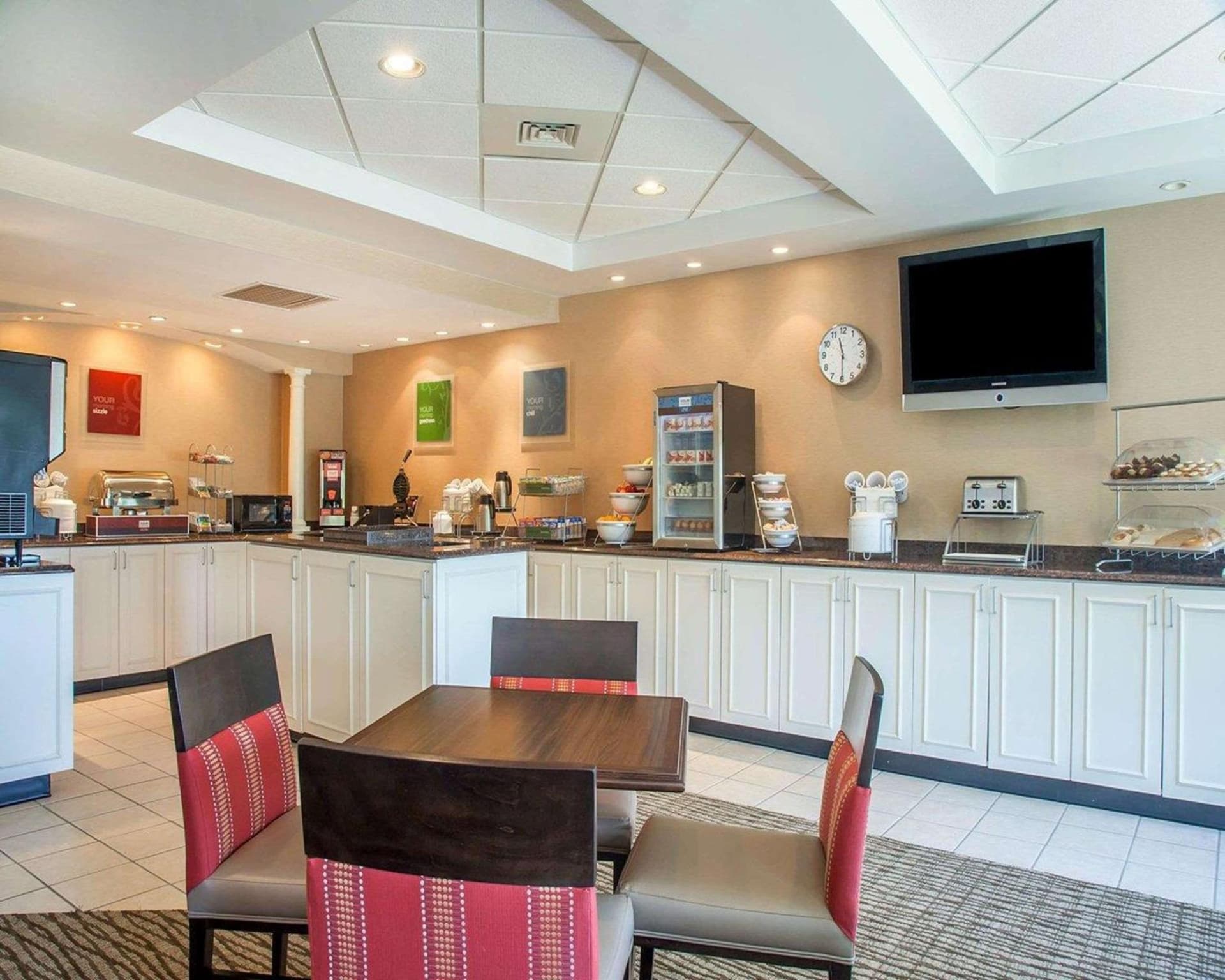Comfort Suites West Warwick - Providence gallery photo in West Warwick — image 46