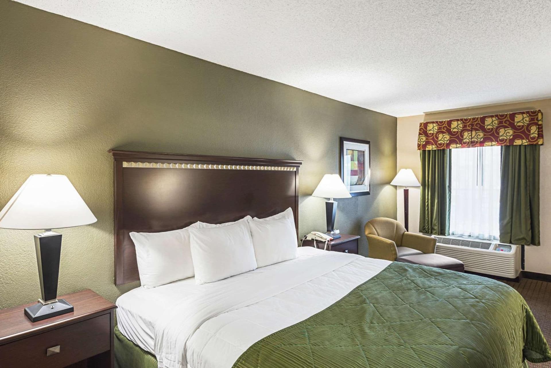 Quality Inn & Suites Greenville - Haywood Mall gallery photo in Greenville, SC — image 7