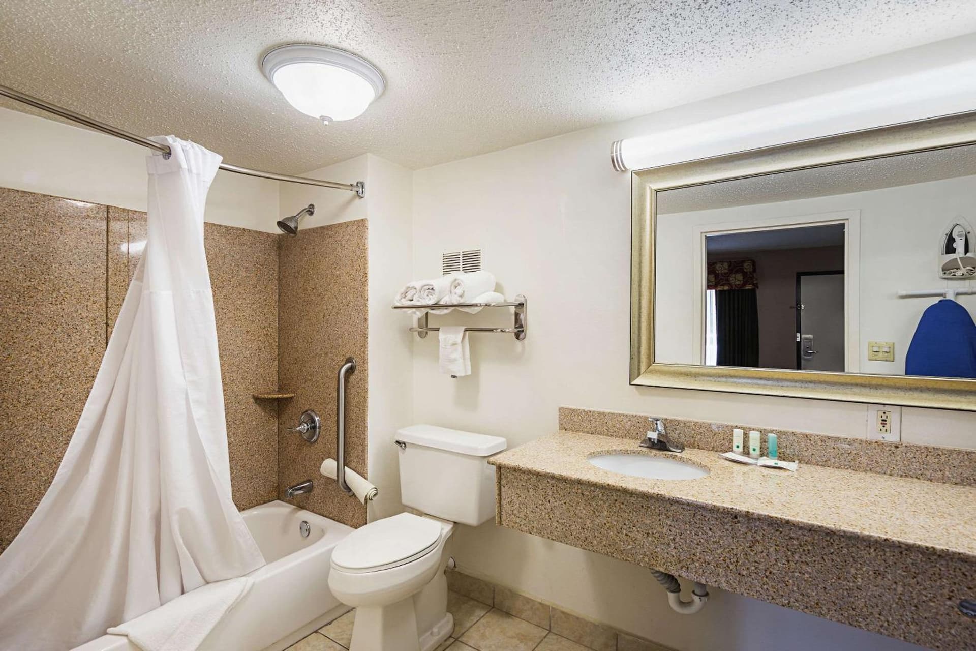 Quality Inn & Suites Greenville - Haywood Mall gallery photo in Greenville, SC — image 40