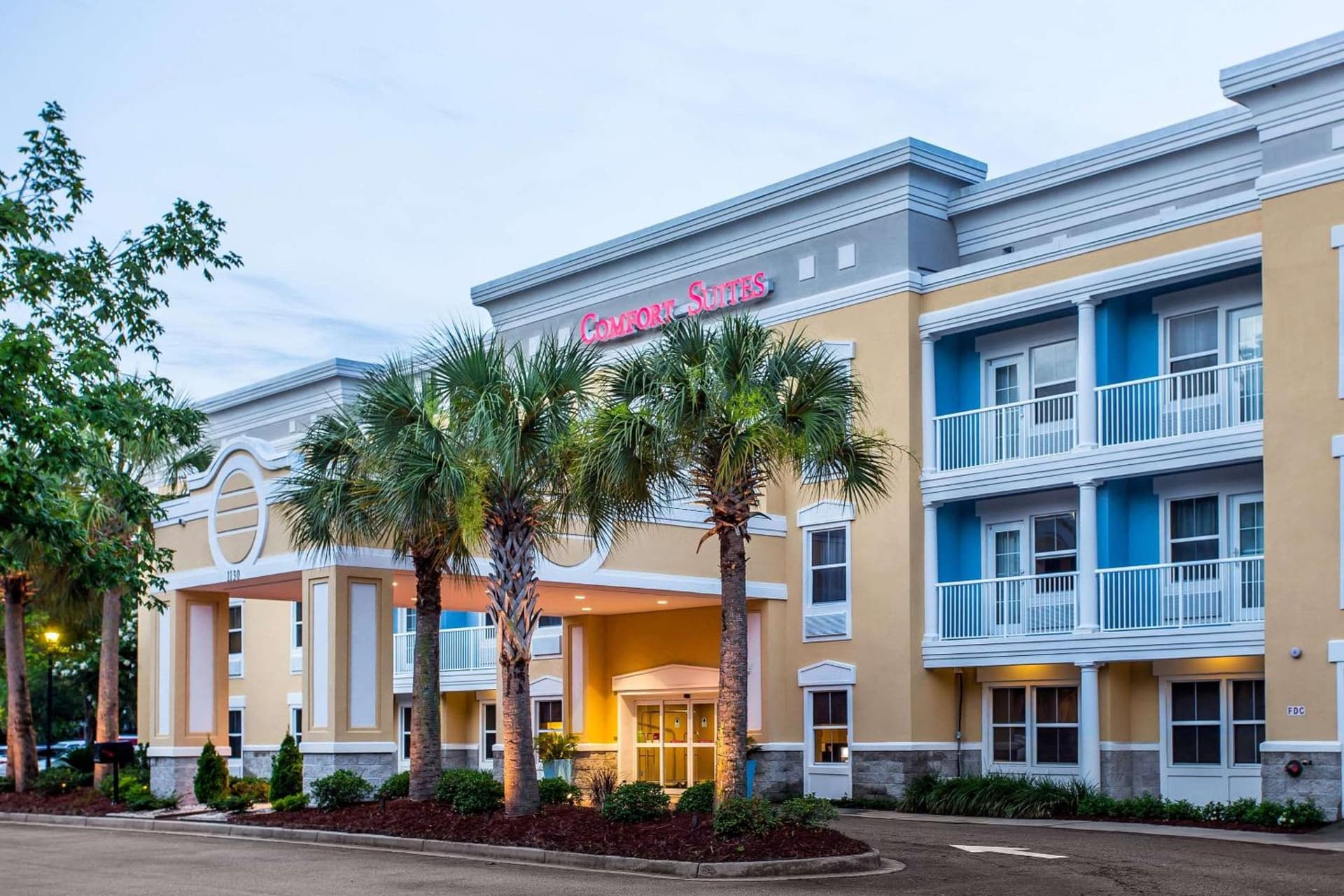 Comfort Suites at Isle of Palms Connector featured exterior or lobby in Charleston, SC — similar hotel