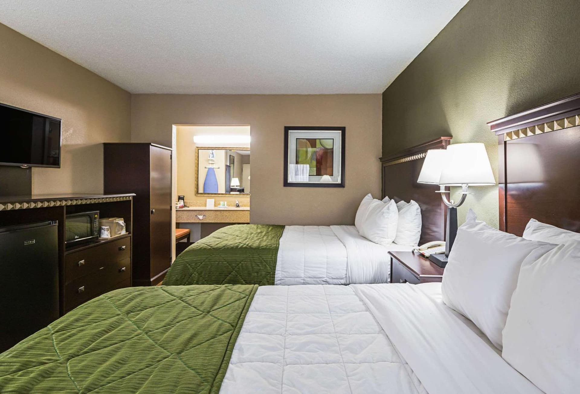 Quality Inn & Suites Greenville - Haywood Mall interior in Greenville, SC — gallery photo 2