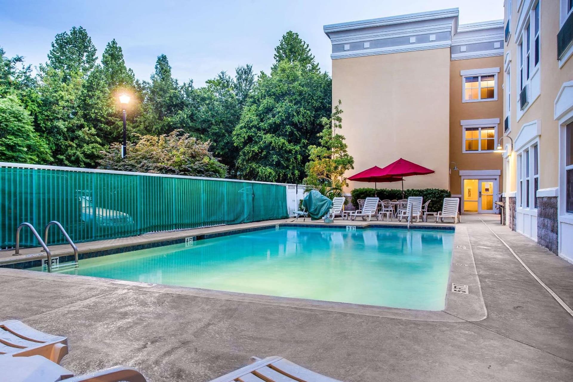 Comfort Suites at Isle of Palms Connector gallery photo in Charleston, SC — image 35