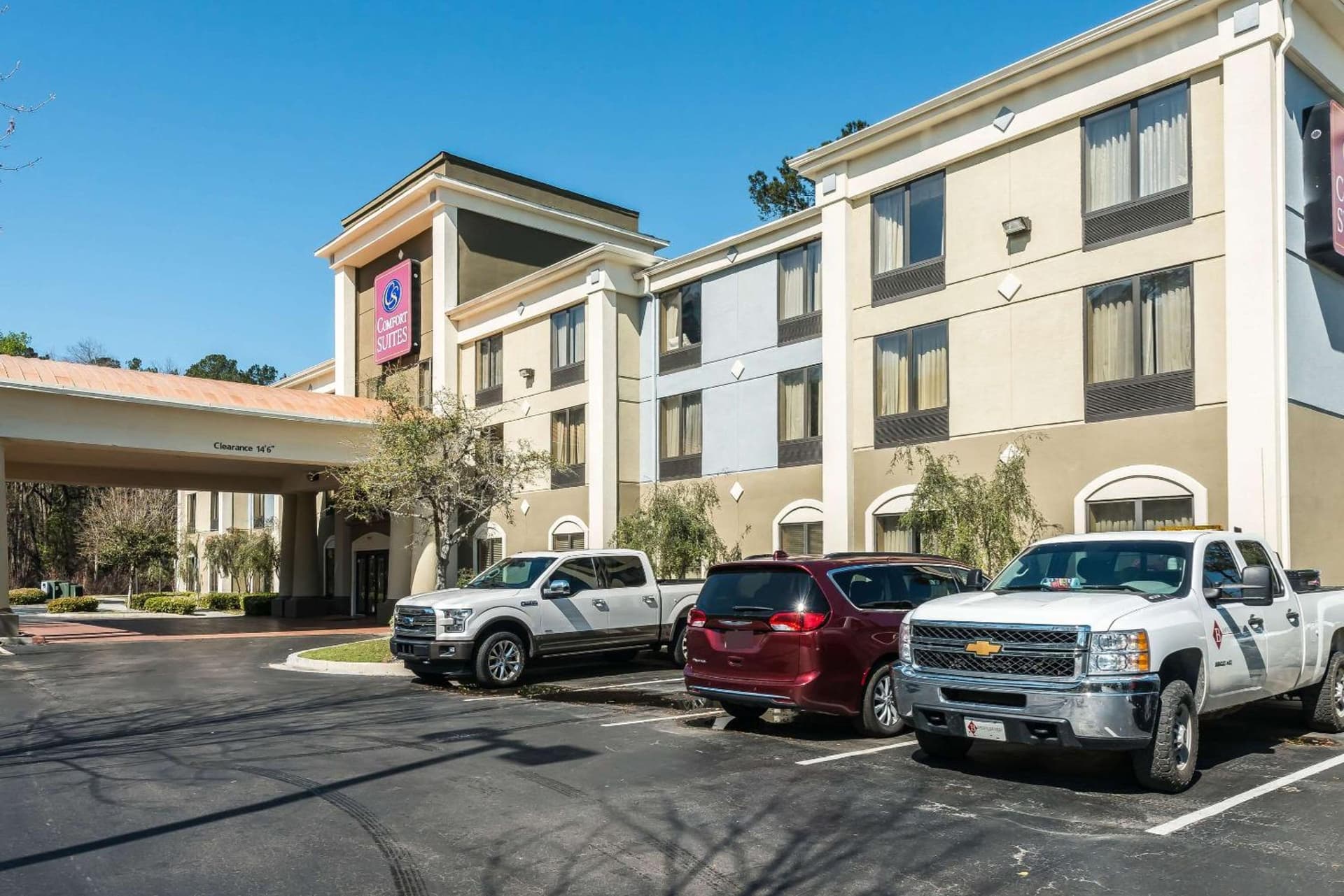 Comfort Suites near MCAS Beaufort featured exterior or lobby in Beaufort, SC — similar hotel