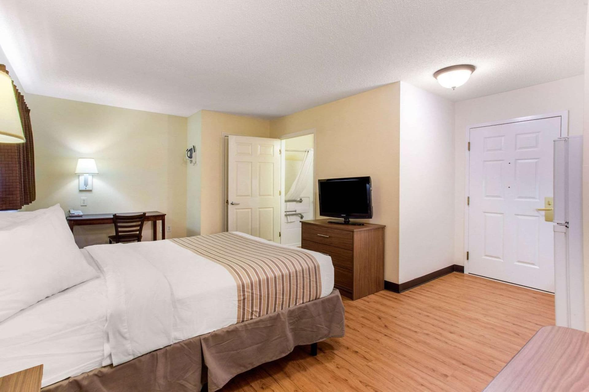 Studio 6 Extended Stay - Myrtle Beach, SC gallery photo in Myrtle Beach, SC — image 11