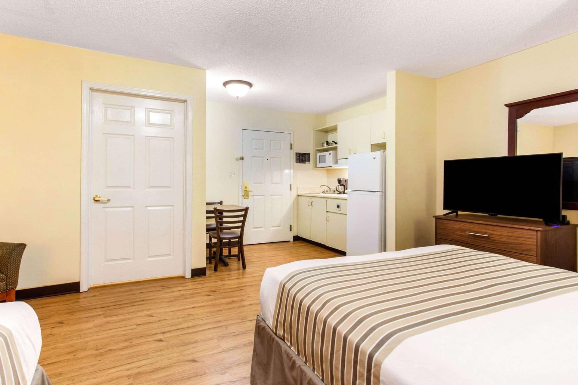 Studio 6 Extended Stay - Myrtle Beach, SC gallery photo in Myrtle Beach, SC — image 23