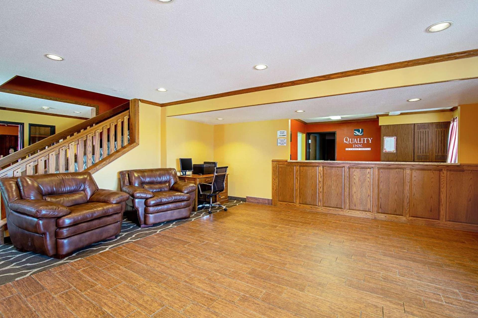 Quality Inn Huron interior in Huron, SD — gallery photo 2