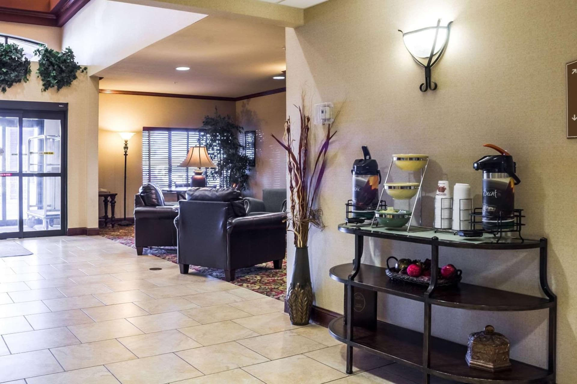 Clarion Pointe Sioux Falls Airport property views in Sioux Falls, SD — gallery photo 3