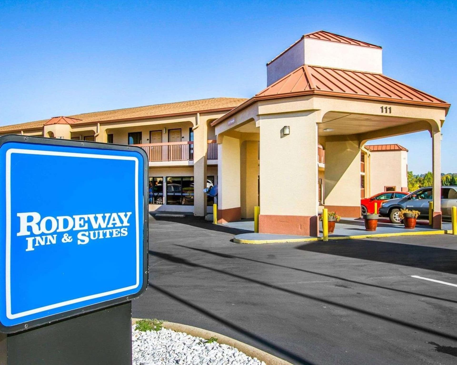 Rodeway Inn & Suites Clarksville near Governors Square Mall interior in Clarksville, TN — gallery photo 2