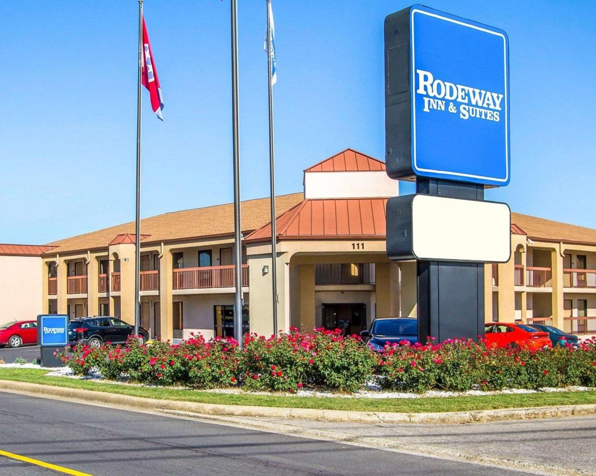Rodeway Inn & Suites Clarksville near Governors Square Mall exterior or lobby in Clarksville, TN — main listing photo