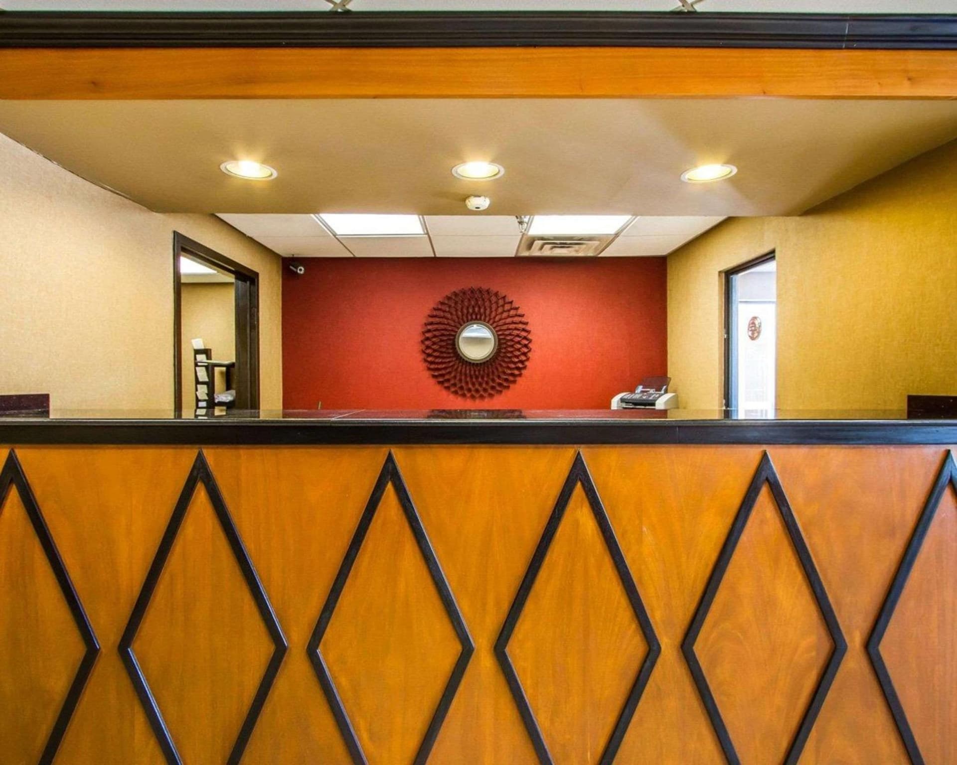Rodeway Inn & Suites Clarksville near Governors Square Mall gallery photo in Clarksville, TN — image 17