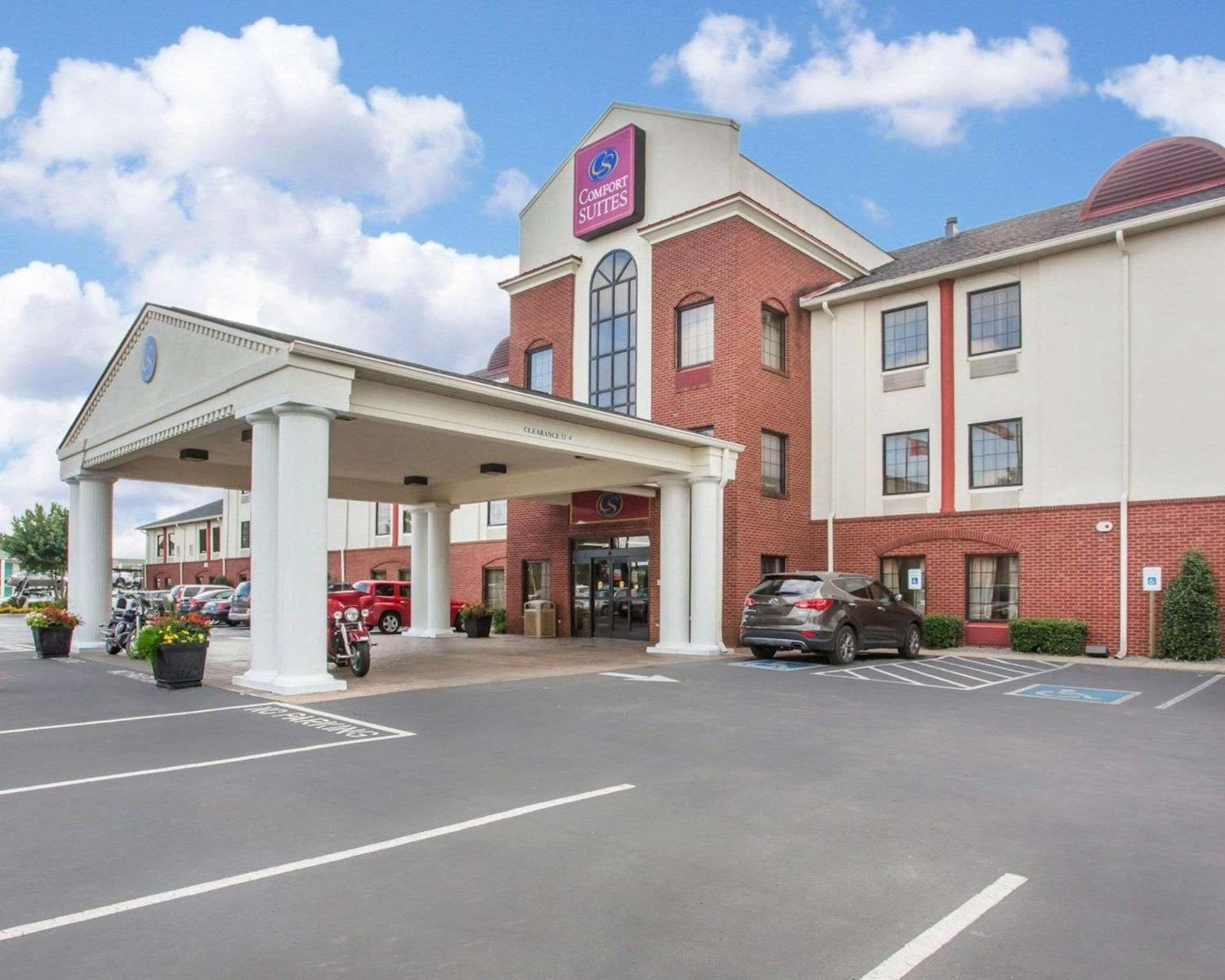 Comfort Suites Lebanon featured exterior or lobby in Lebanon, TN — similar hotel