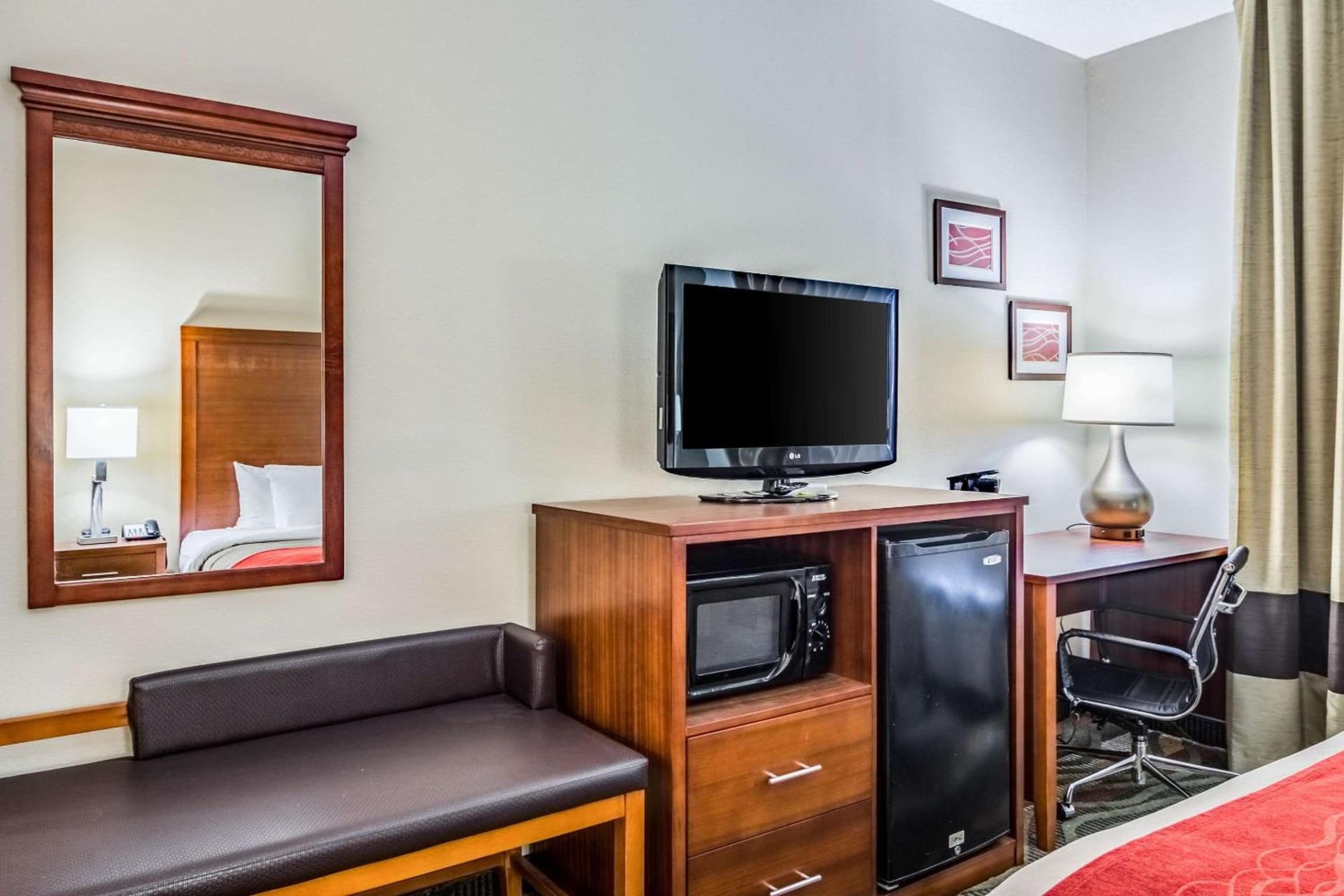 Comfort Inn & Suites Chattanooga West - Lookout Mountain interior in Chattanooga, TN — gallery photo 2