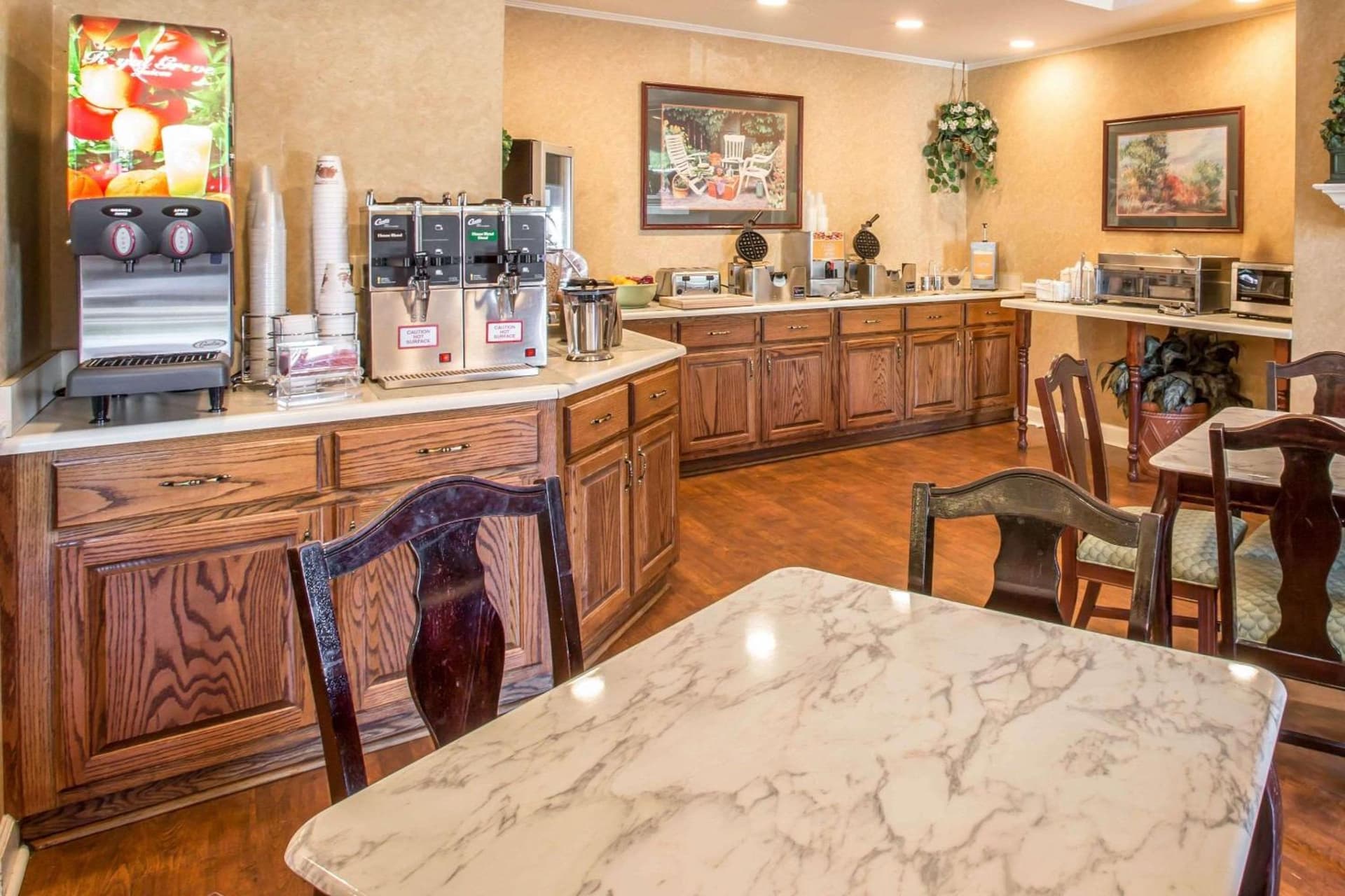 Quality Inn Greeneville - Tusculum interior in Greeneville, TN — gallery photo 2