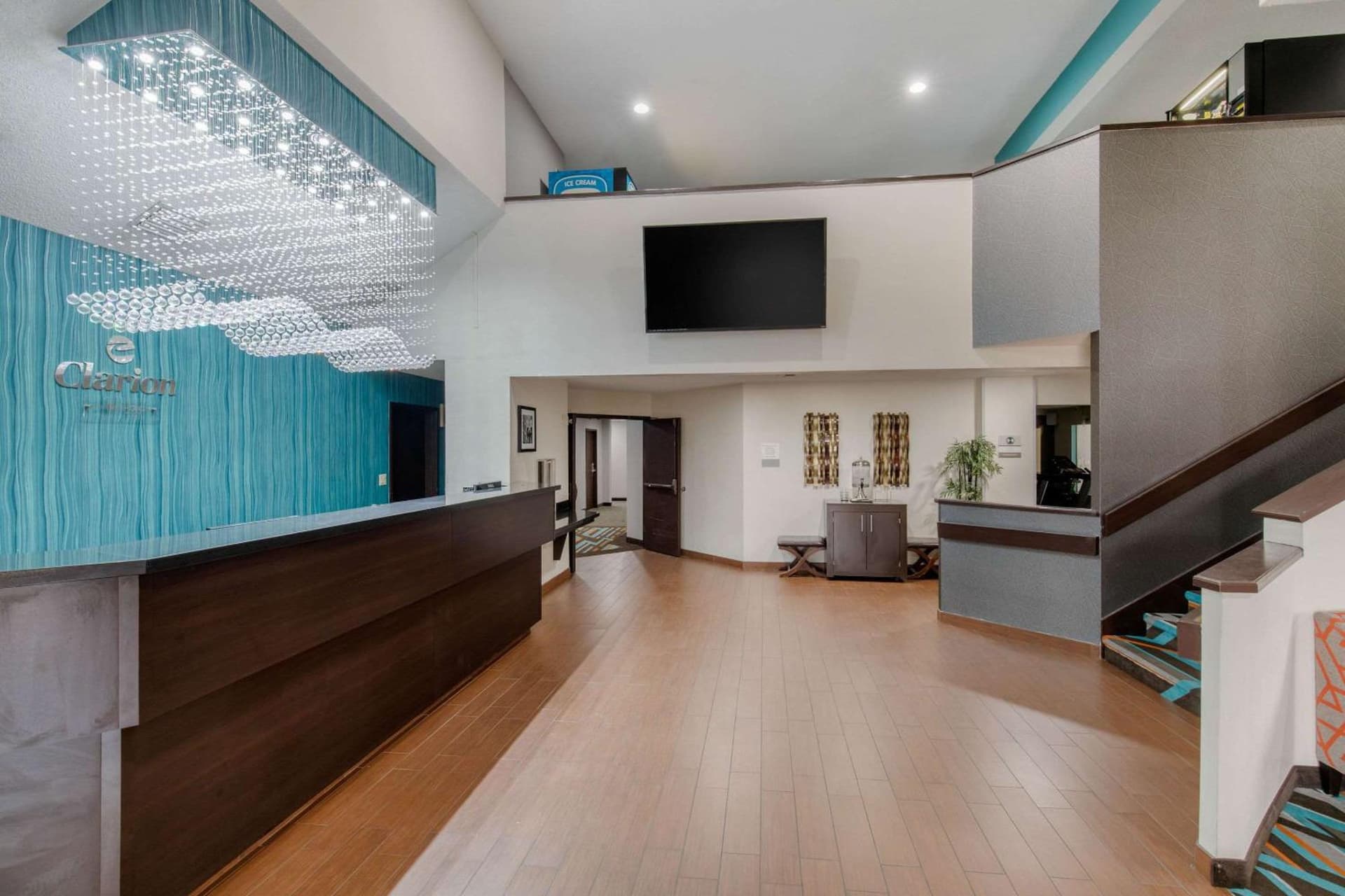 Clarion Inn & Suites DFW North gallery photo in Irving, TX — image 16