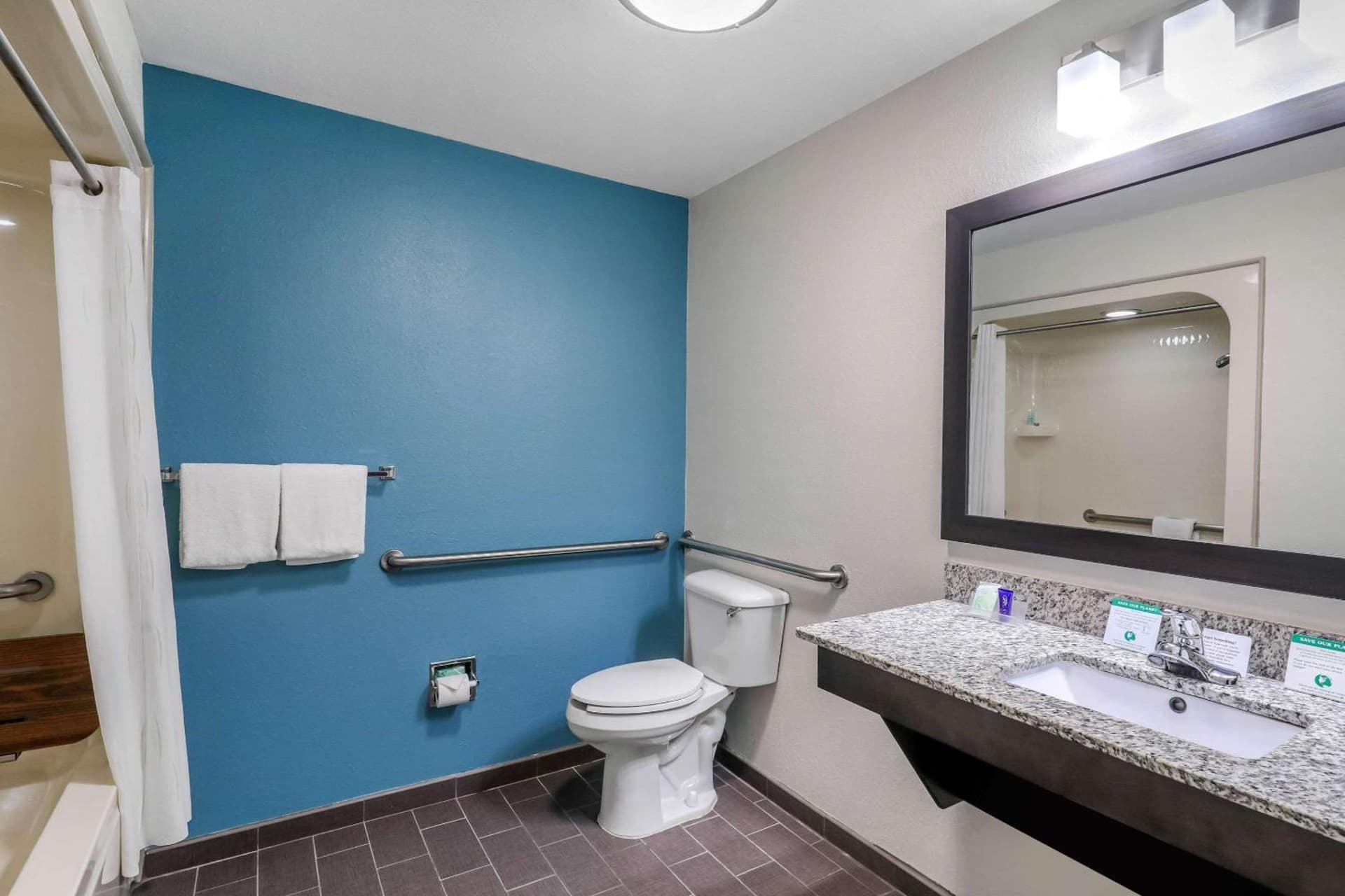 Clarion Inn & Suites DFW North gallery photo in Irving, TX — image 40