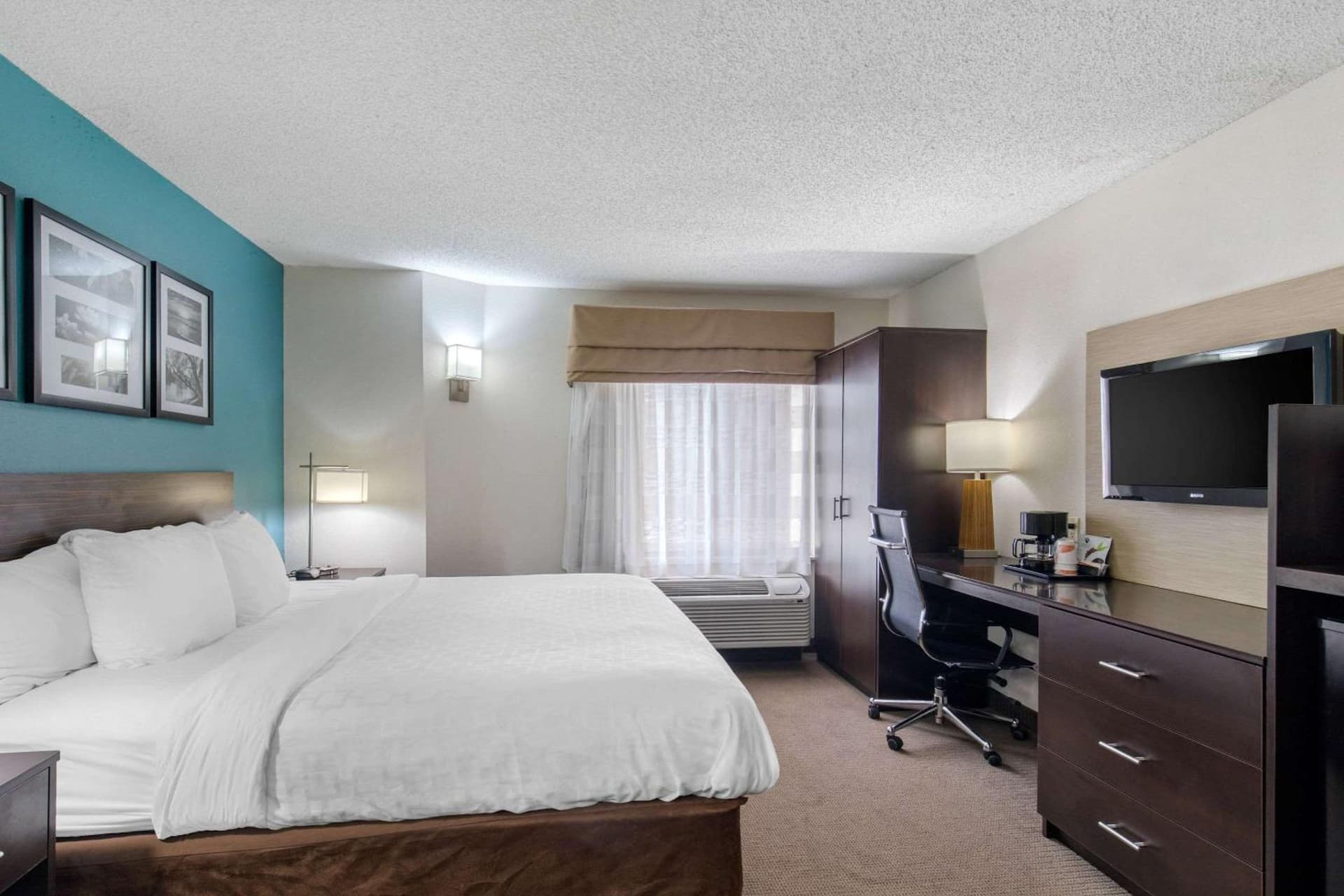 Clarion Inn & Suites DFW North gallery photo in Irving, TX — image 38