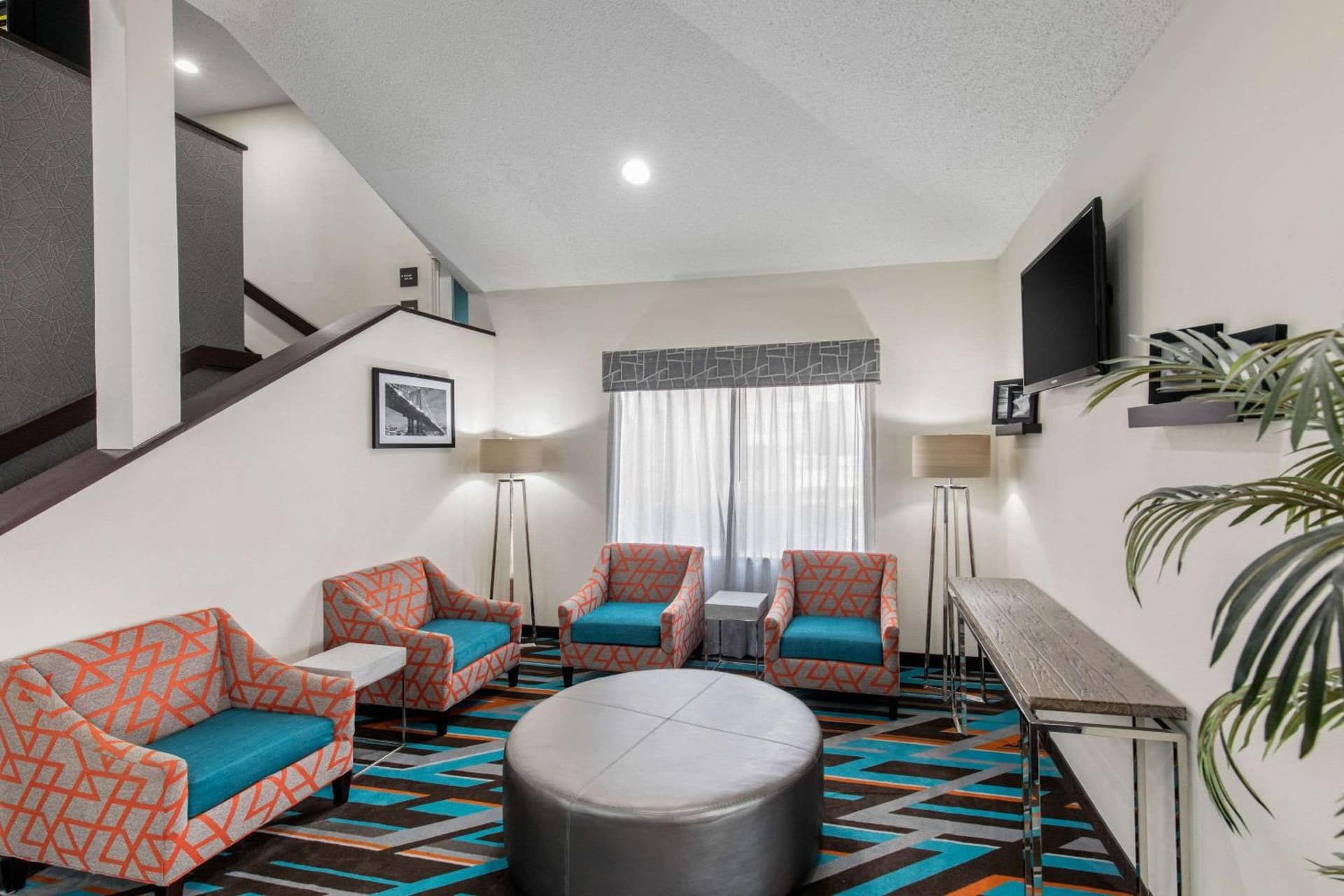 Clarion Inn & Suites DFW North gallery photo in Irving, TX — image 7