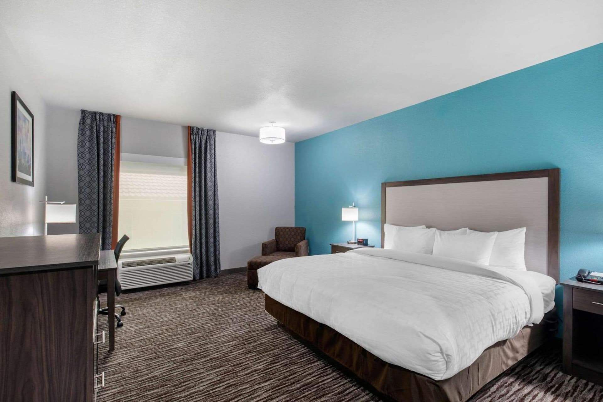 Clarion Inn & Suites DFW North gallery photo in Irving, TX — image 32