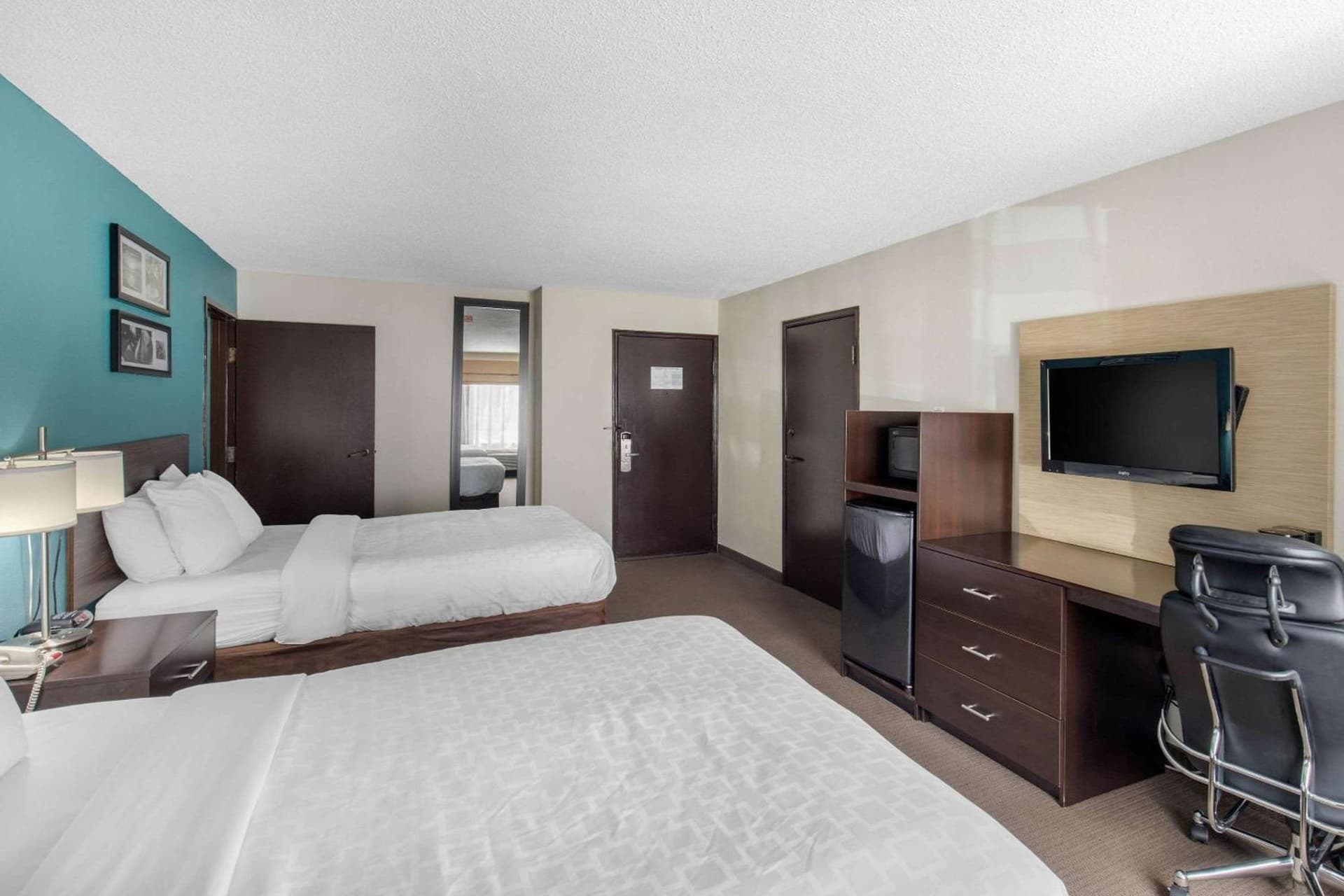Clarion Inn & Suites DFW North gallery photo in Irving, TX — image 31