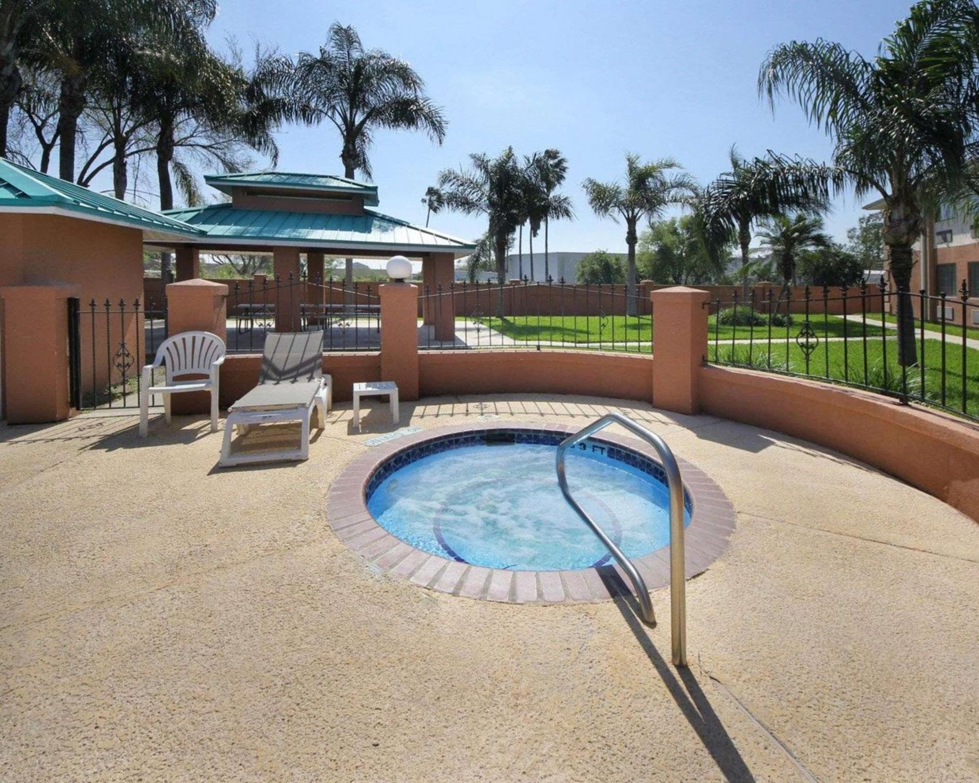 Americas Best Value Inn Pharr/McAllen property views in Pharr, TX — gallery photo 3