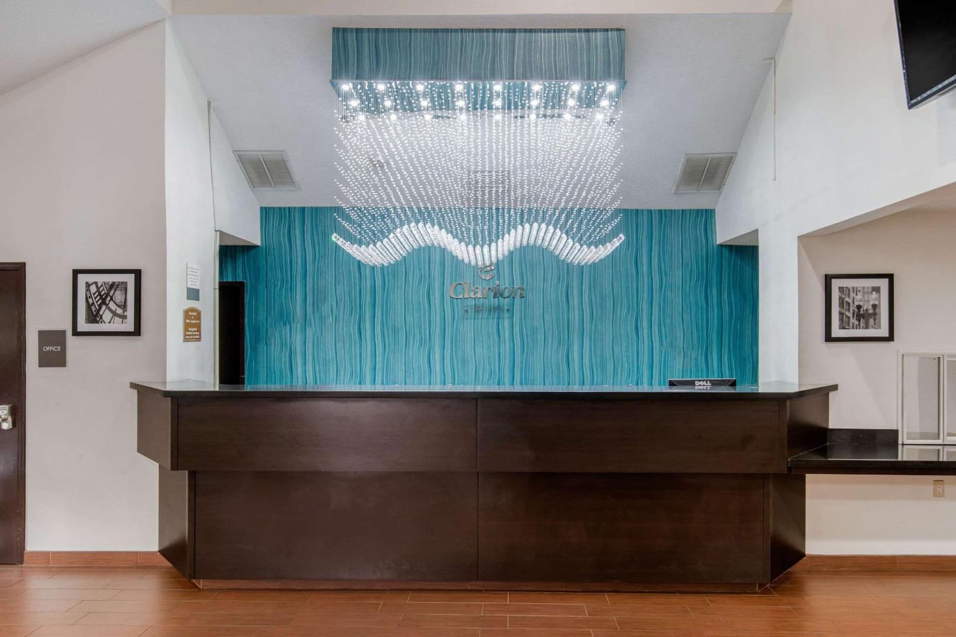 Clarion Inn & Suites DFW North gallery photo in Irving, TX — image 5