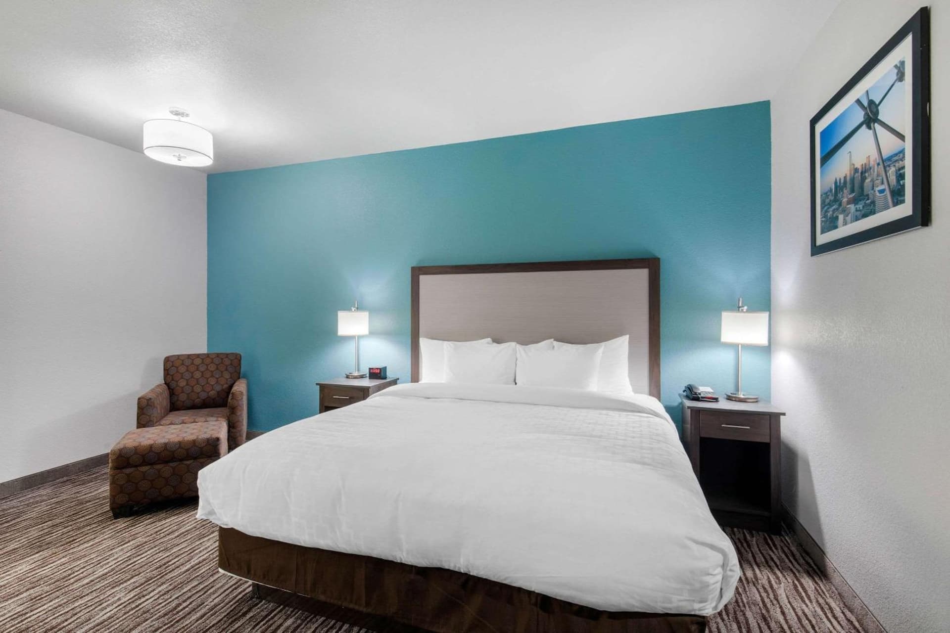 Clarion Inn & Suites DFW North gallery photo in Irving, TX — image 44