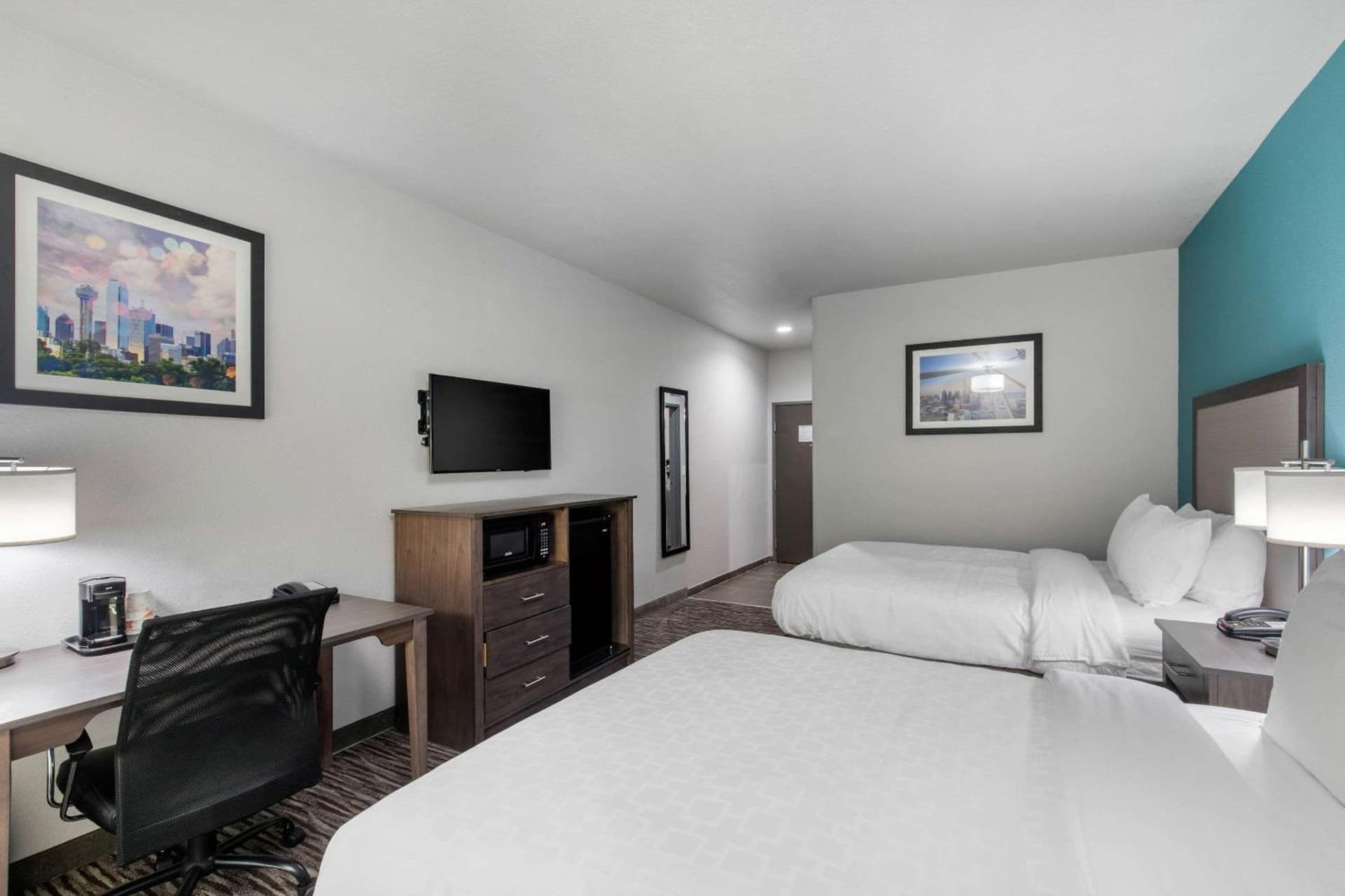 Clarion Inn & Suites DFW North gallery photo in Irving, TX — image 41