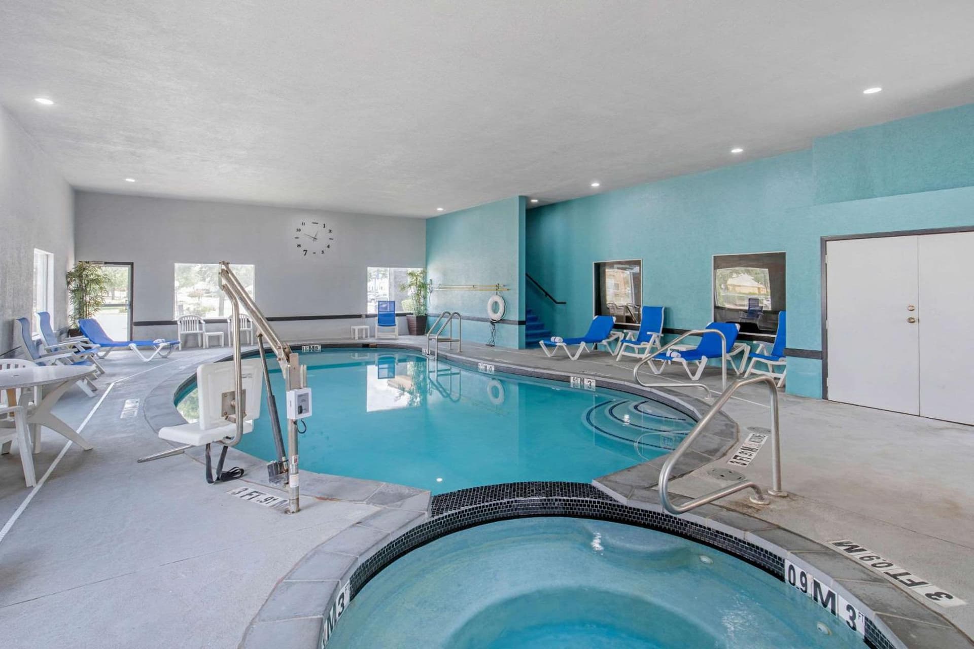 Clarion Inn & Suites DFW North interior in Irving, TX — gallery photo 2