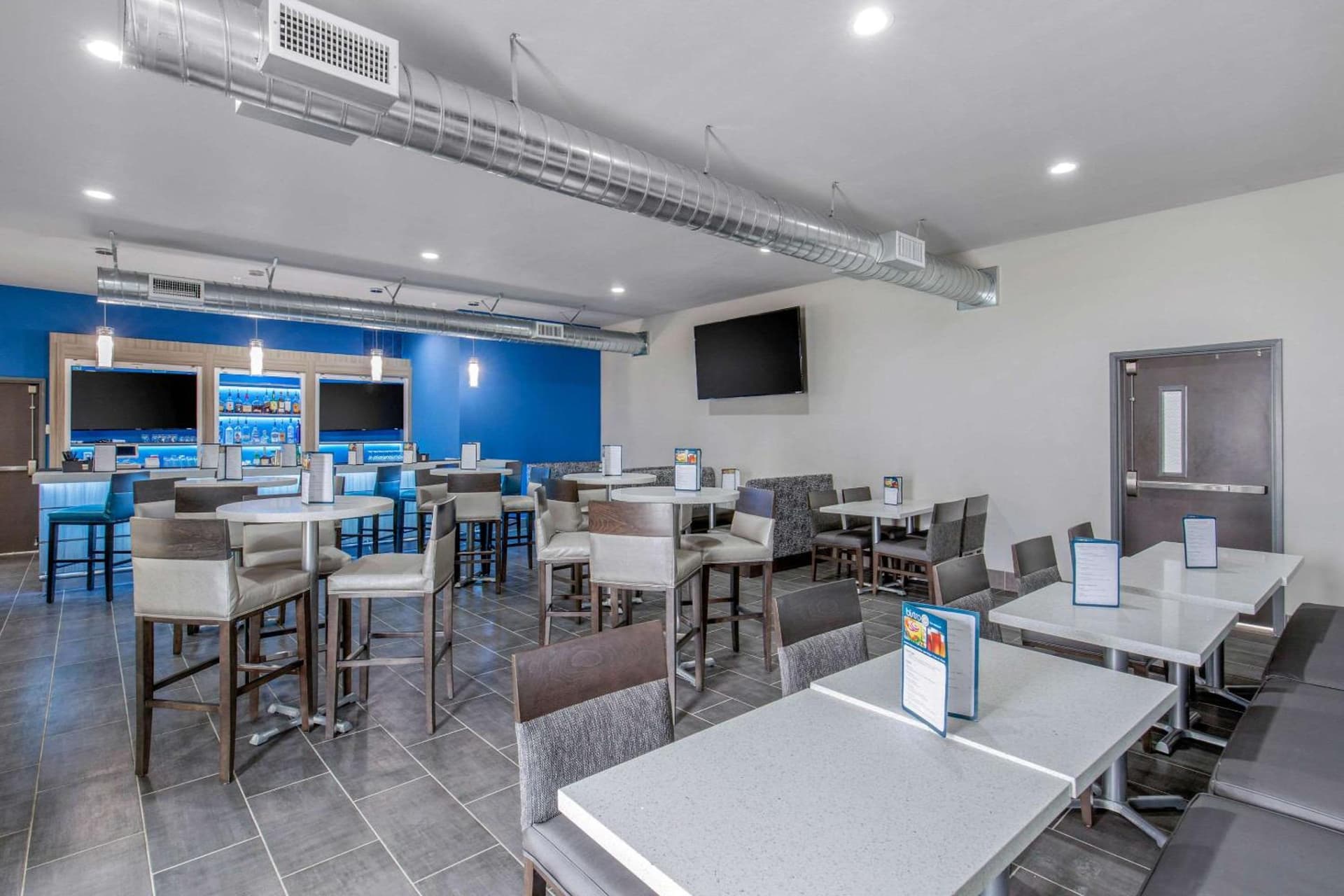 Clarion Inn & Suites DFW North gallery photo in Irving, TX — image 13