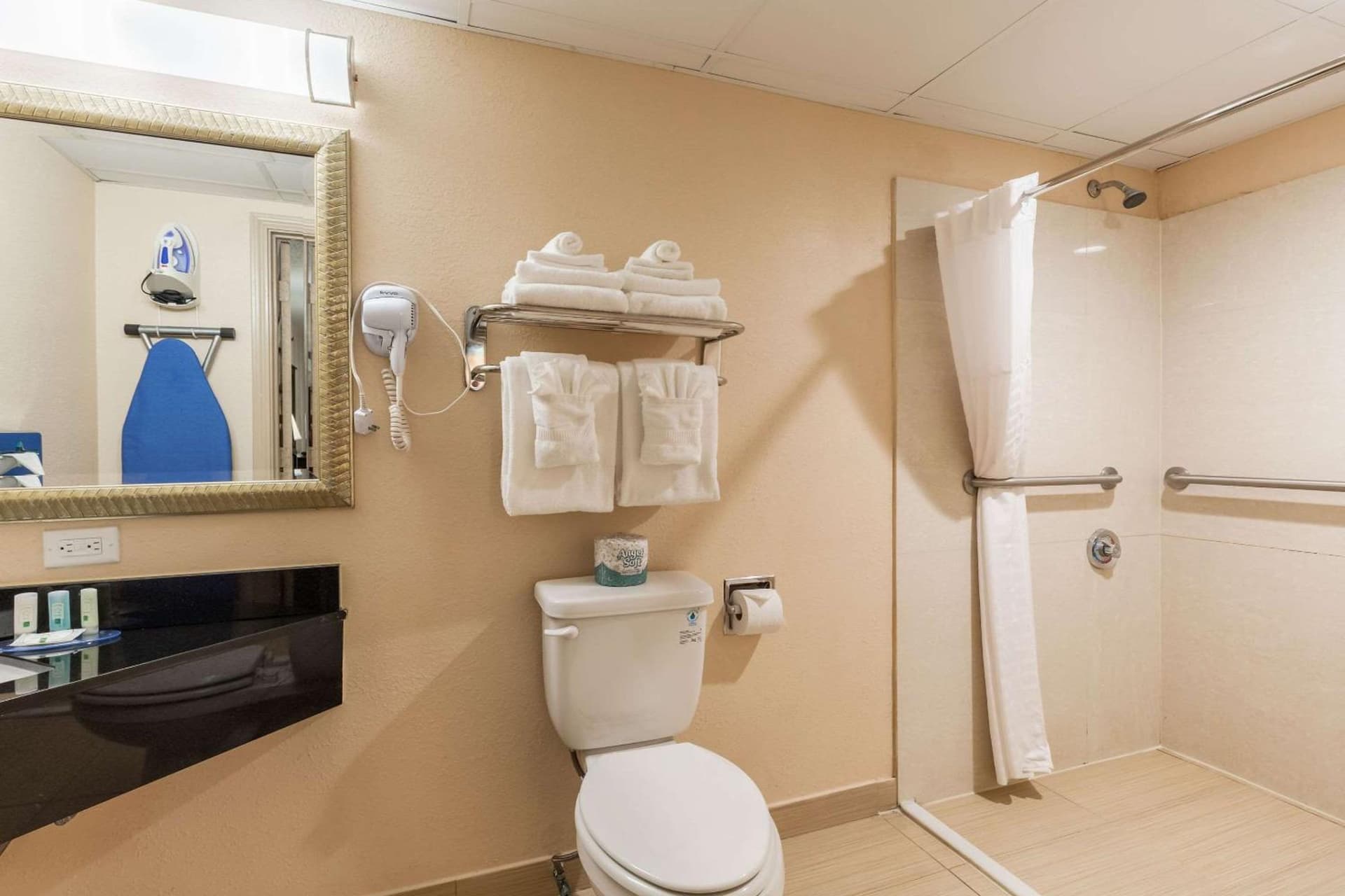 Quality Inn Pasadena - Houston East gallery photo in Pasadena, TX — image 34