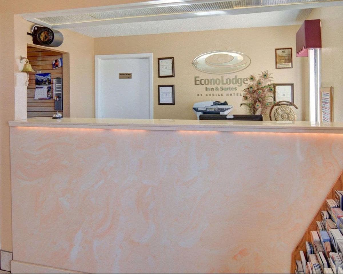 Econo Lodge Decatur exterior or lobby in Decatur, TX — main listing photo