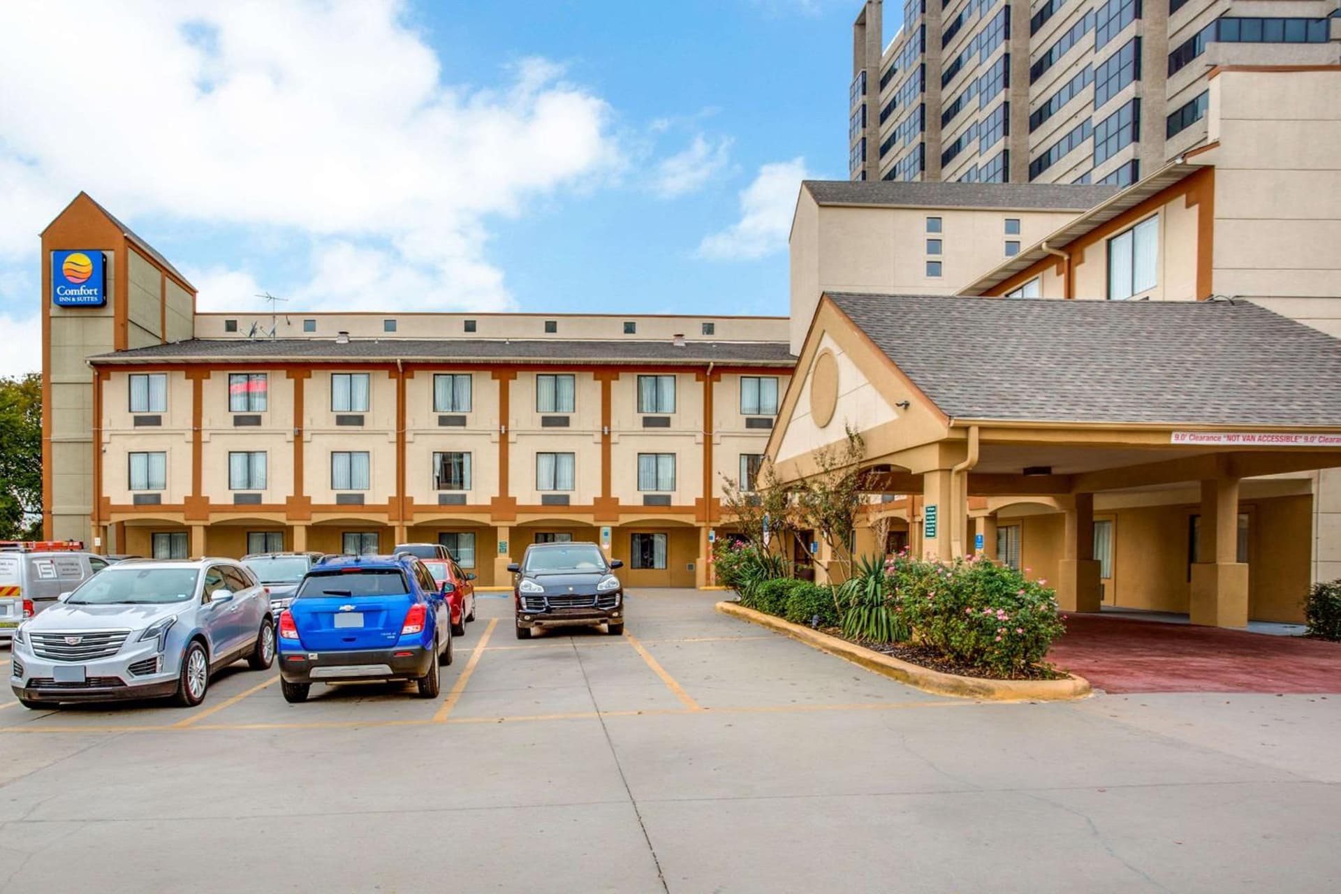 Comfort Inn & Suites Love Field-Dallas Market Center interior in Dallas, TX — gallery photo 2