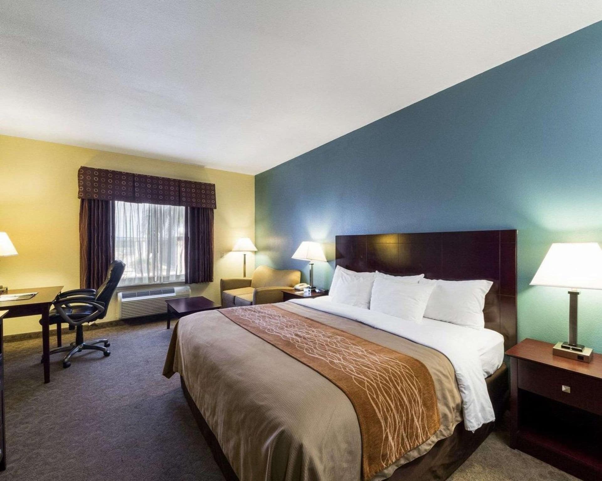 Quality Inn Ingleside - Corpus Christi interior in Ingleside, TX — gallery photo 2