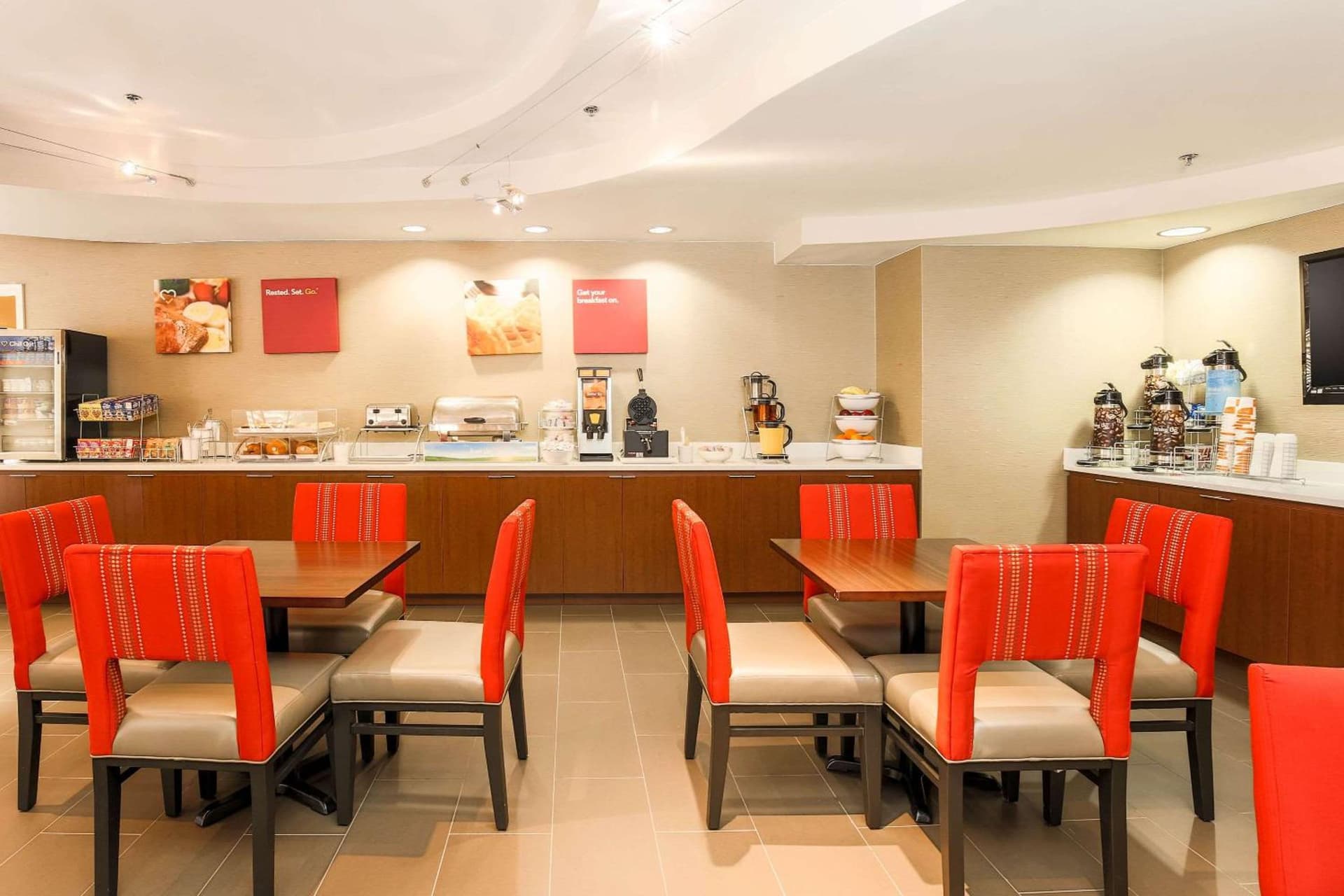 Comfort Suites DFW N-Grapevine interior in Grapevine, TX — gallery photo 2