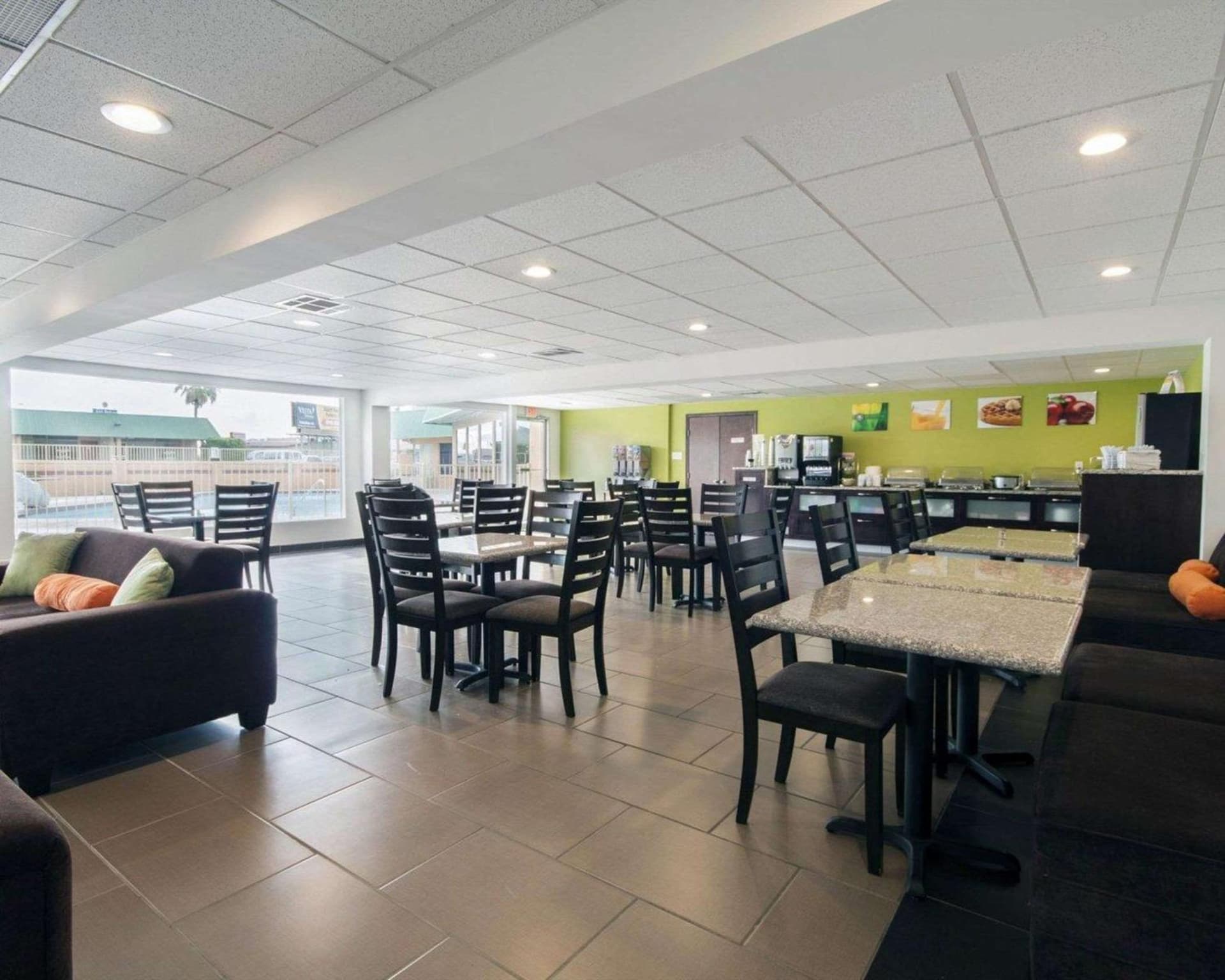 Quality Inn & Suites Airport gallery photo in El Paso, TX — image 19