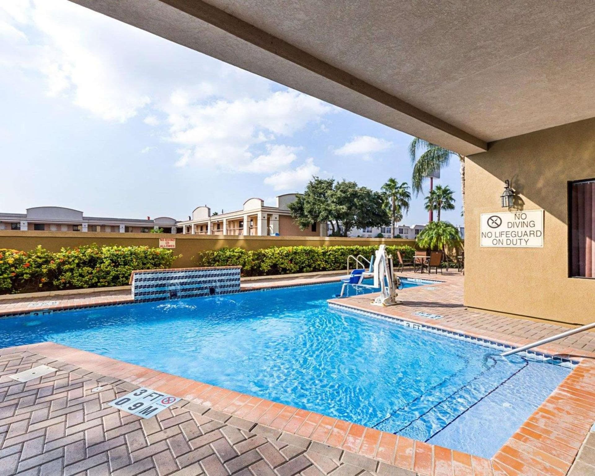 Comfort Suites McAllen Airport and La Plaza Mall gallery photo in McAllen, TX — image 16