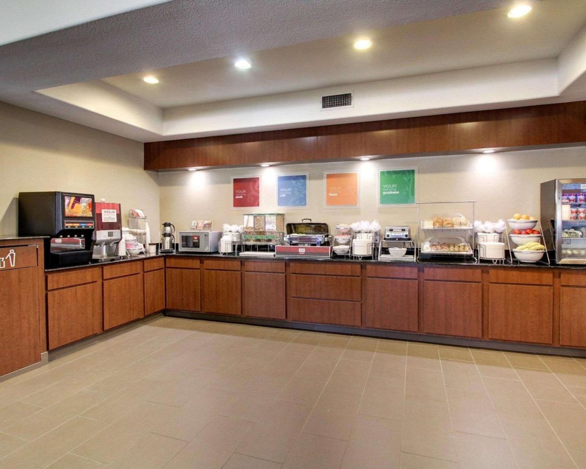 Comfort Suites Tyler South interior in Tyler, TX — gallery photo 2
