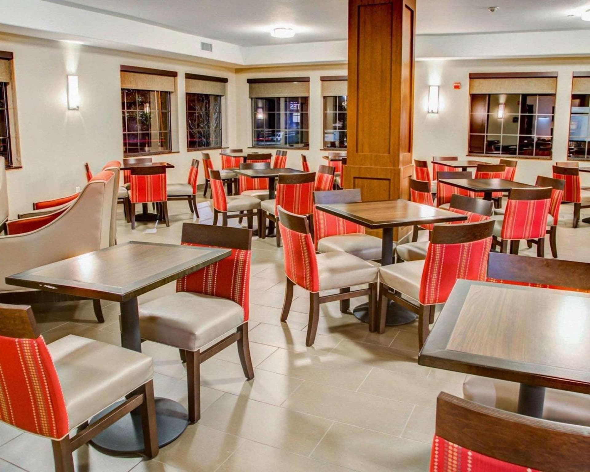 Comfort Suites Tyler South gallery photo in Tyler, TX — image 11