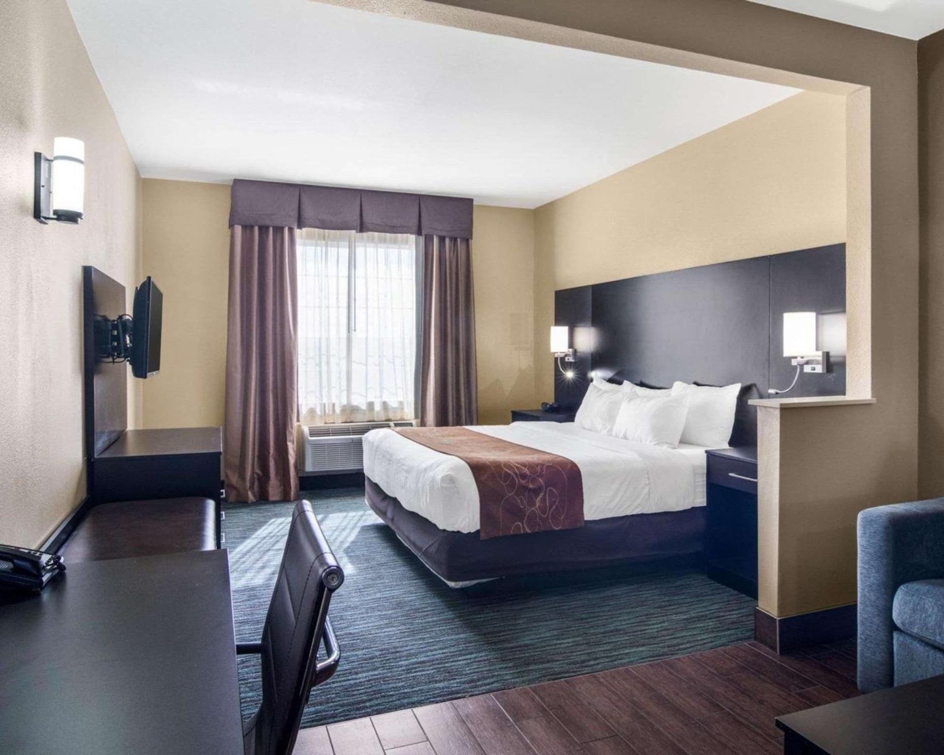 Comfort Suites Odessa near University gallery photo in Odessa, TX — image 11
