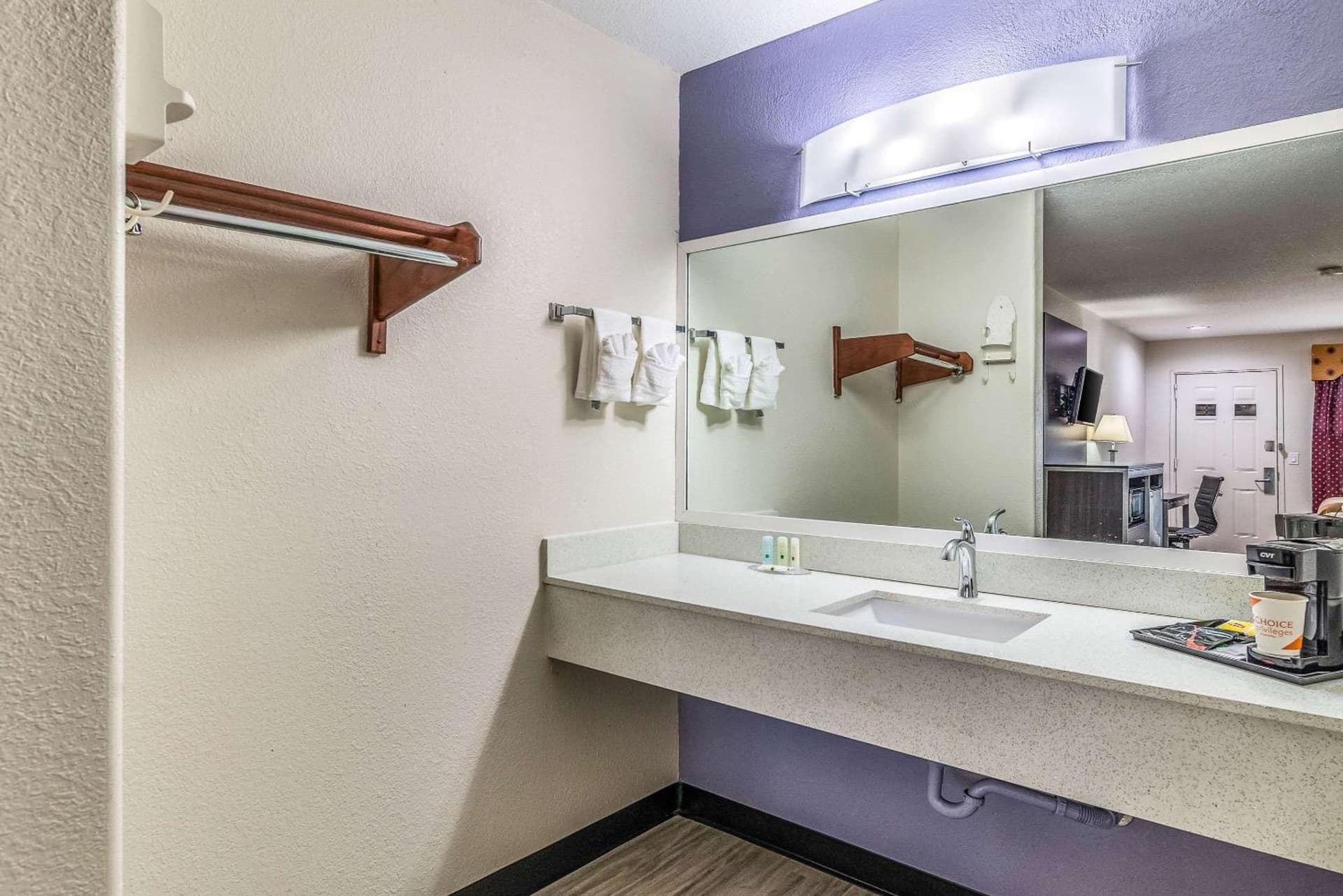Quality Inn & Suites Canton interior in Canton, TX — gallery photo 2