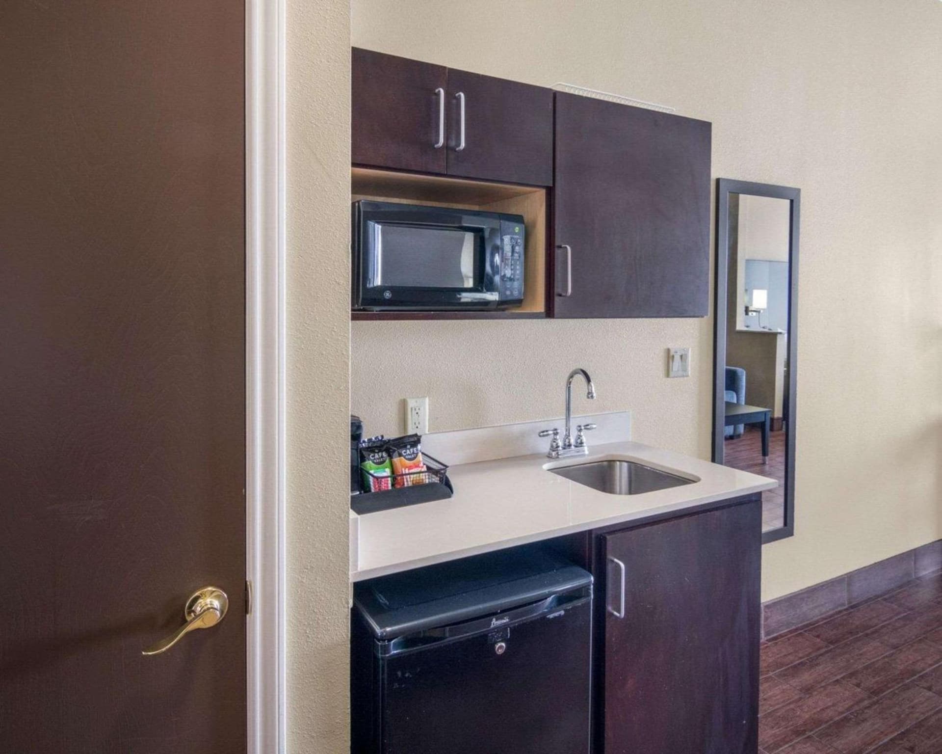 Comfort Suites Odessa near University gallery photo in Odessa, TX — image 24