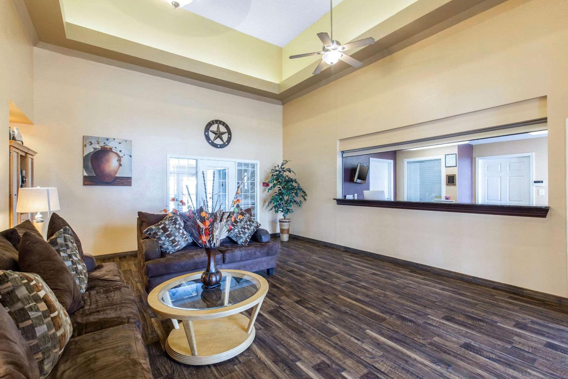 Hawthorn Extended Stay by Wyndham Lewisville interior in Lewisville, TX — gallery photo 2
